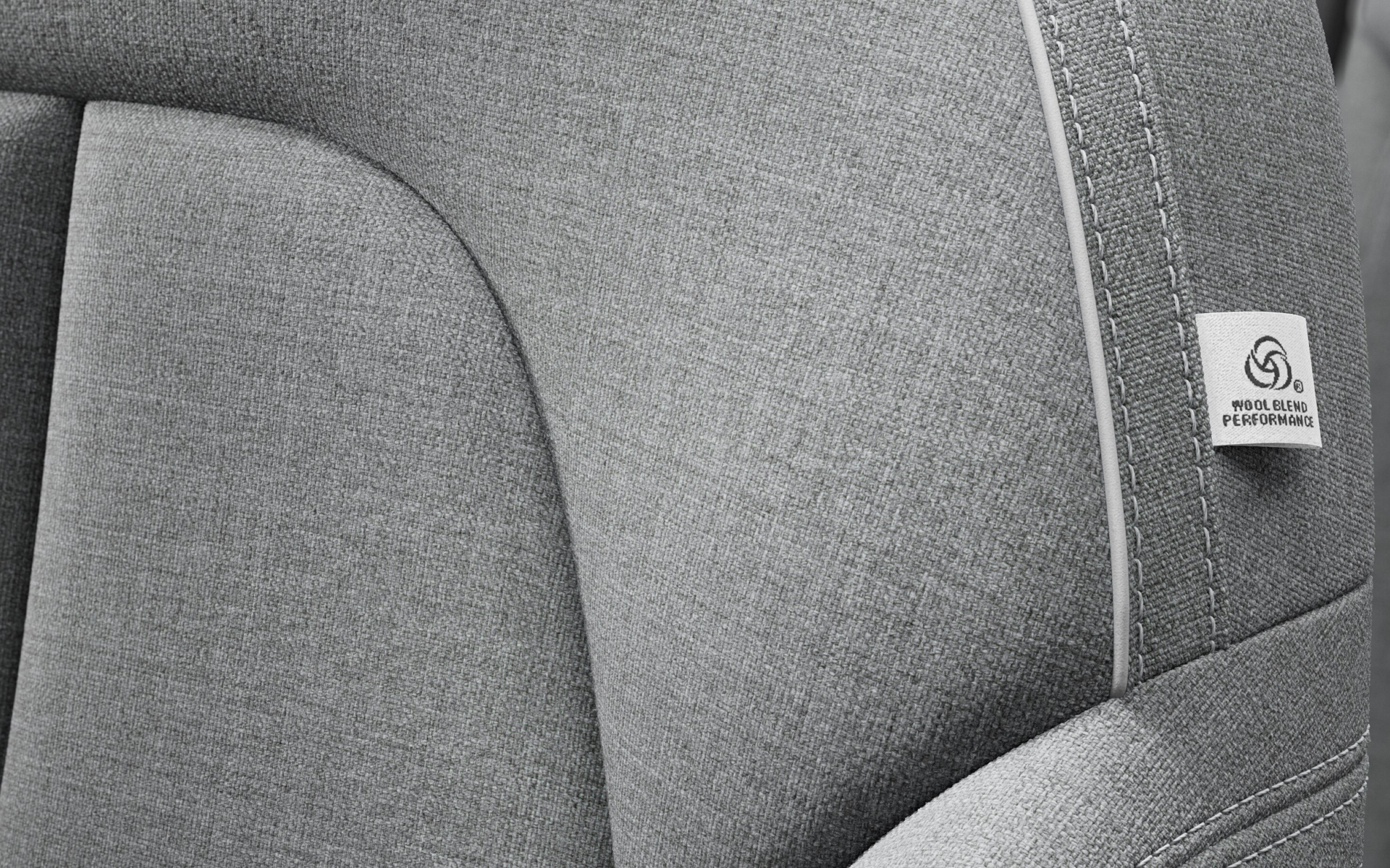 人気のテイラード・ウール・ブレンド・シートを装備