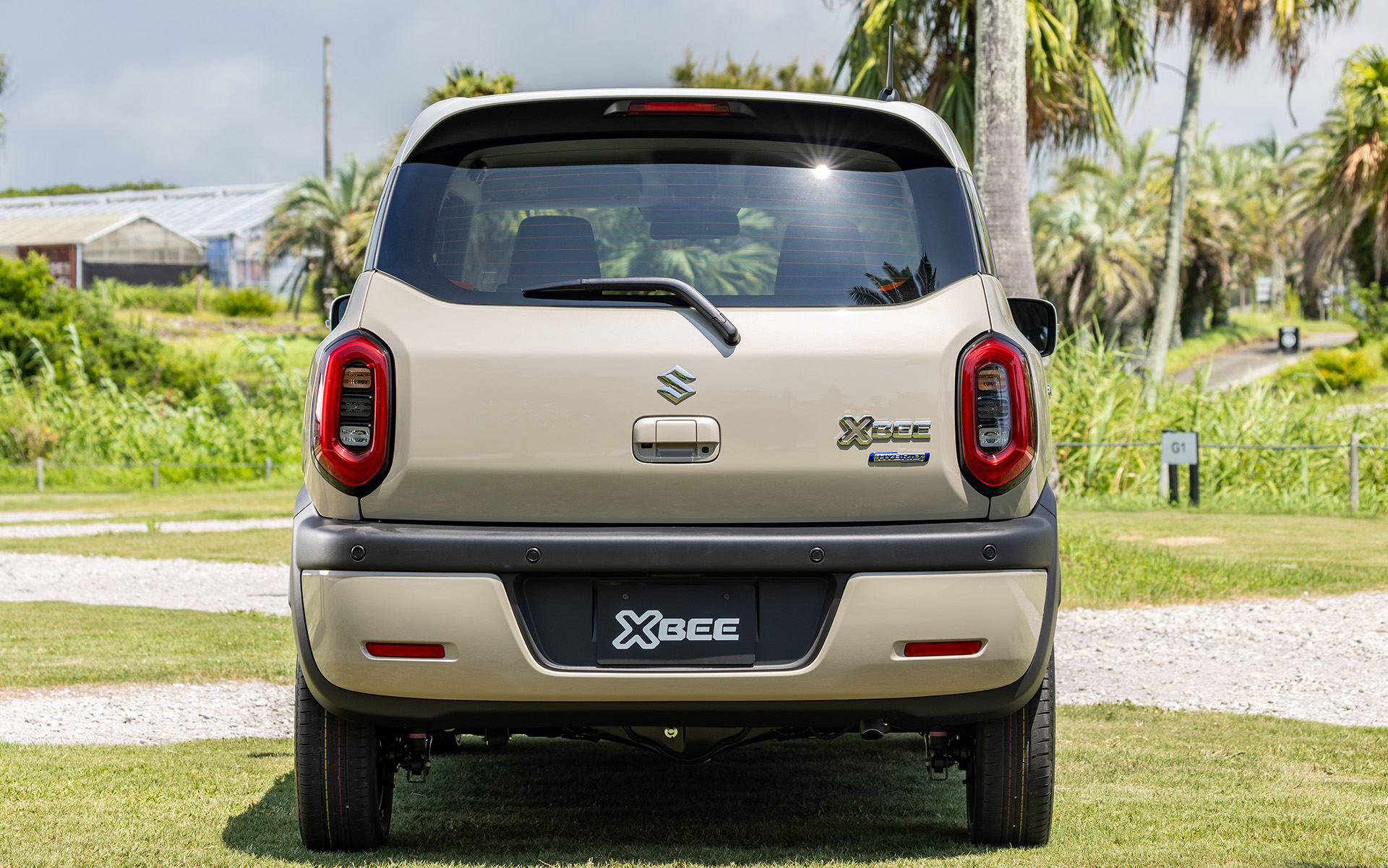 リアバンパーもボディ同色化