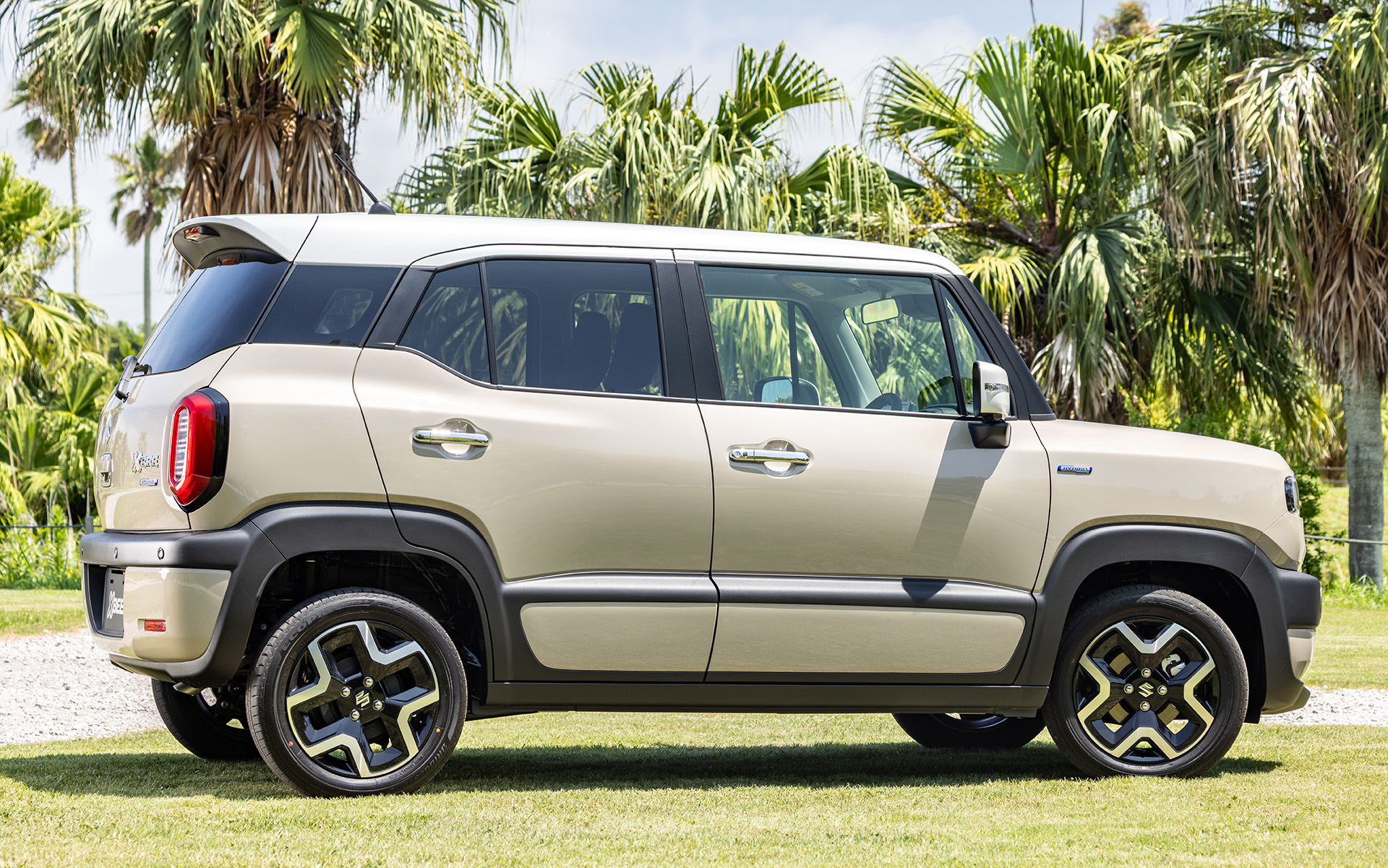 斜め後方からの眺めは初代同様クロスビーらしい雰囲気