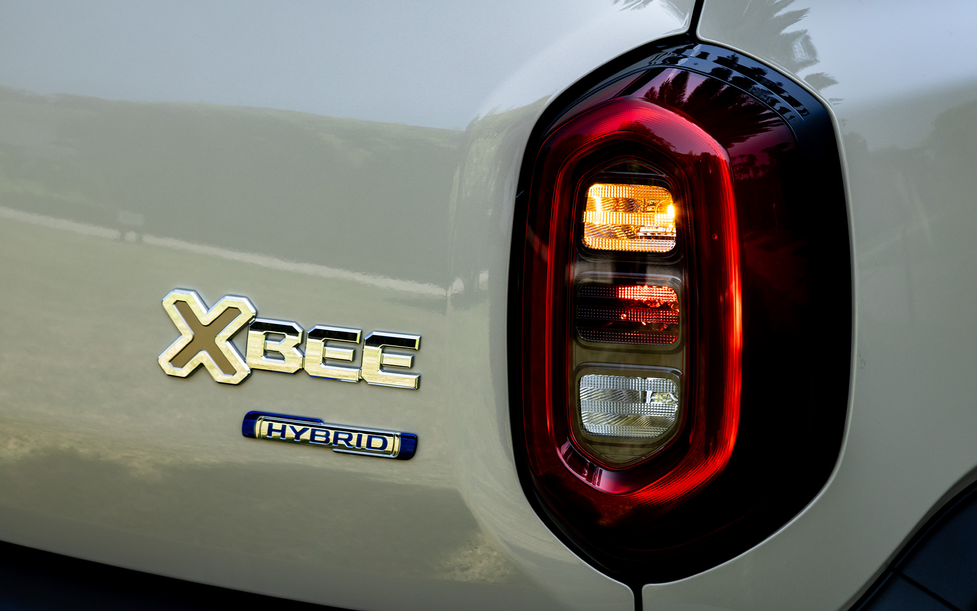 リアコンビランプは全車共通のLEDタイプ