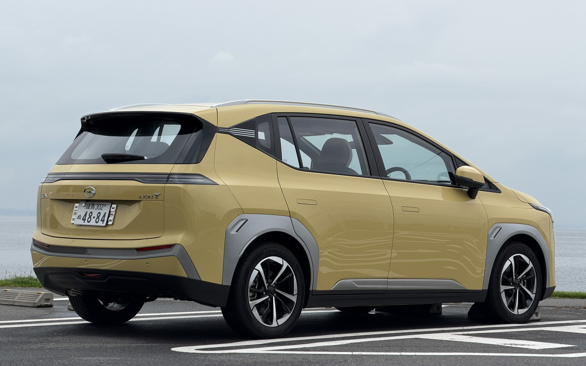 SUVタイプの新型EV「アイオン Y Plus」