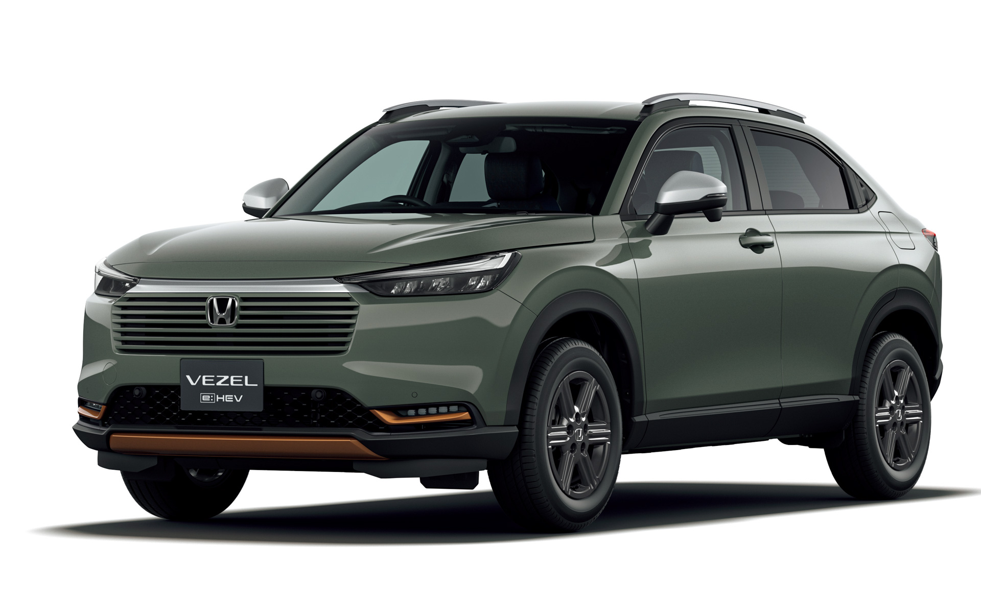 e:HEV X・HuNT パッケージ（FF ボタニカルグリーン・パール）