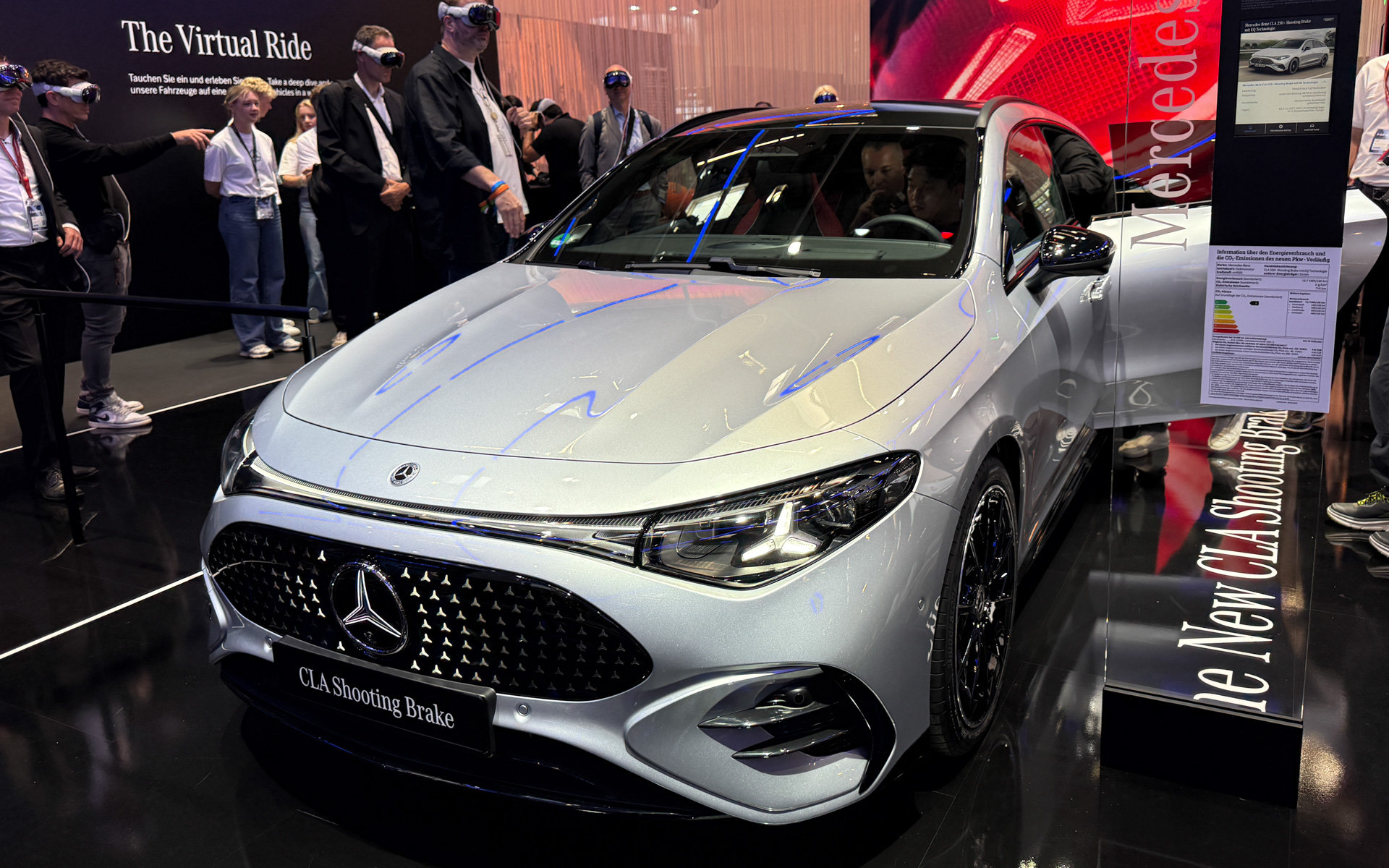 新型「CLA」（写真はIAAモビリティ2025会場のもの）