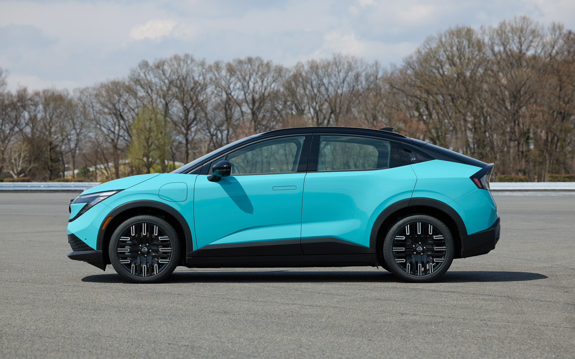 新型「リーフ」