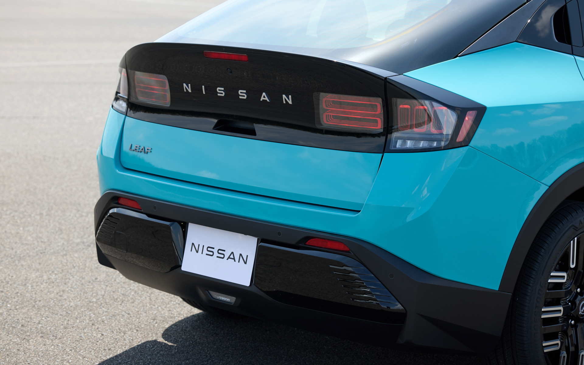 新型「リーフ」