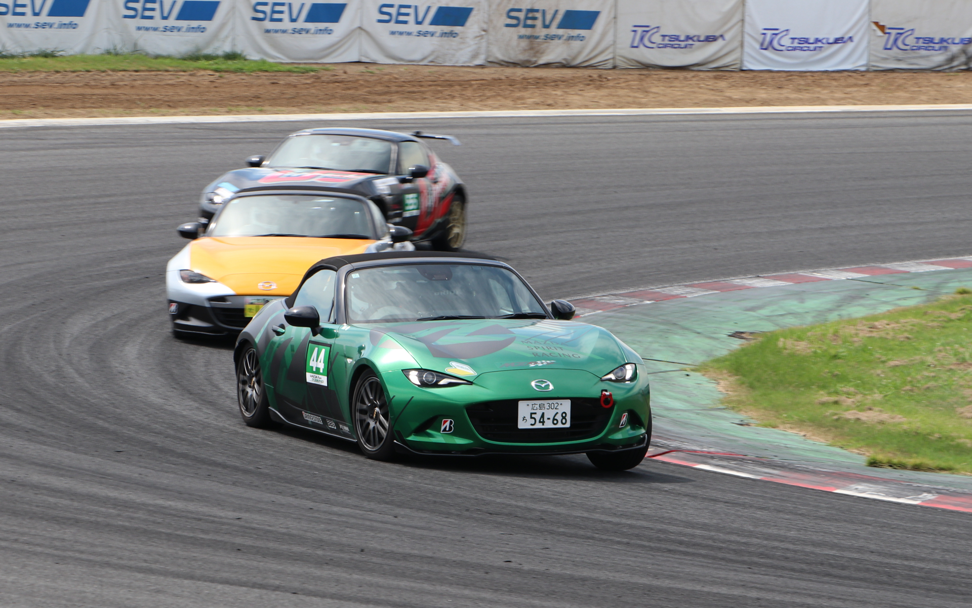 マツダのチャレンジプログラム3期生の「マツ耐」参戦シーン