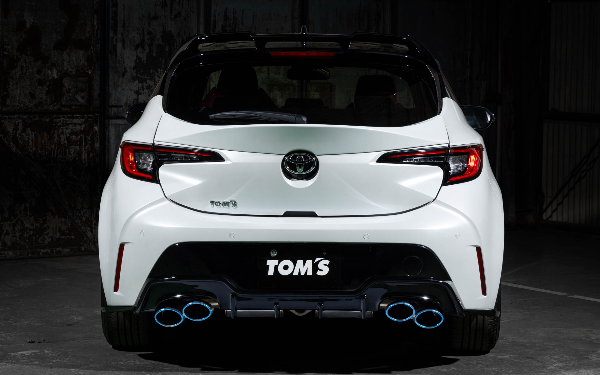 トムスがカローラスポーツ用エキゾーストシステム「トムス・バレル」を発売した