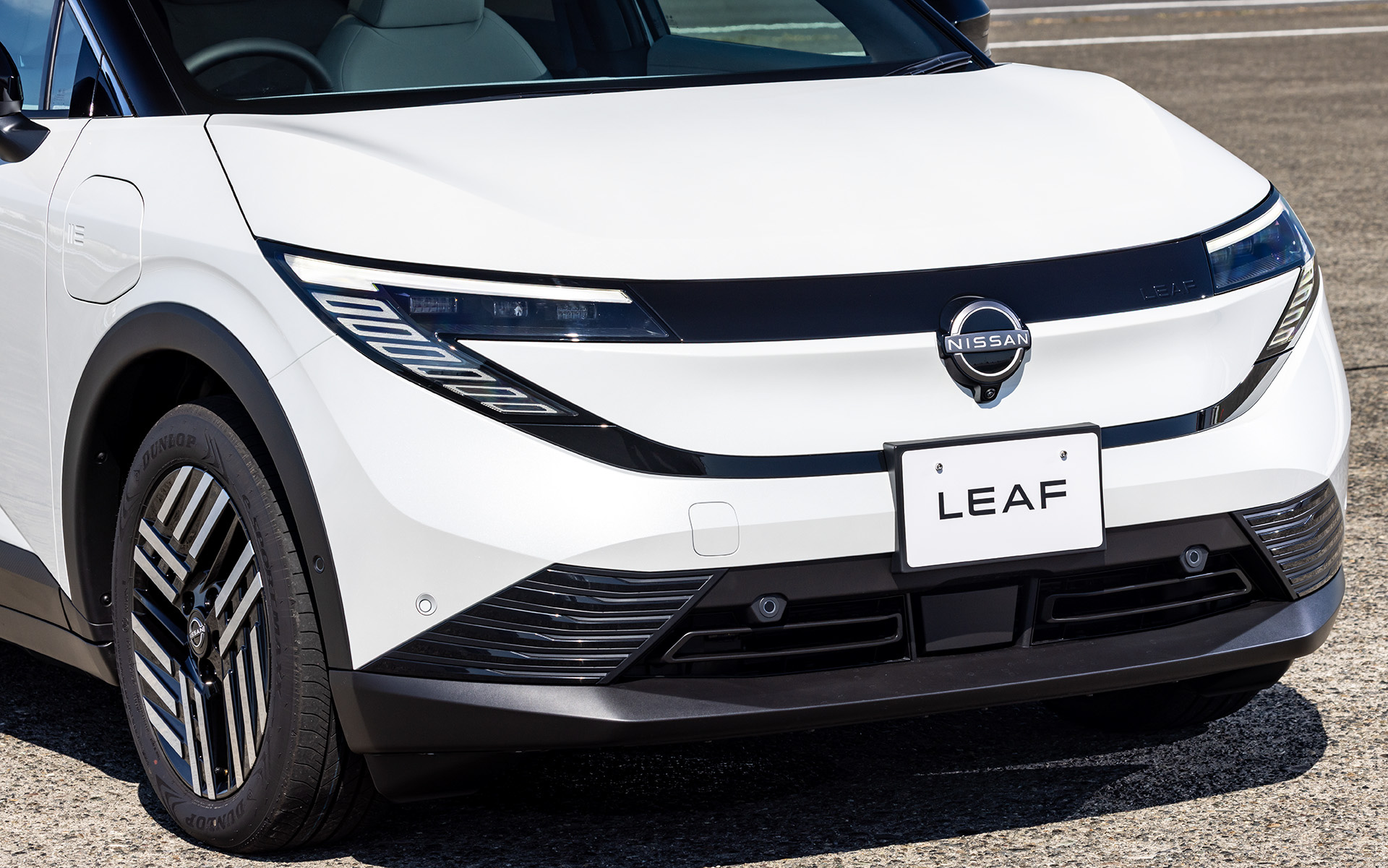 LEDヘッドライトが標準