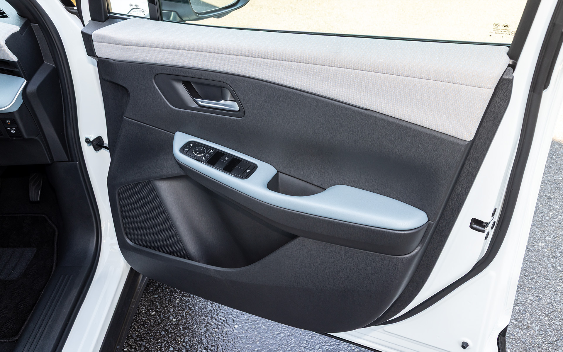 運転席ドアトリム