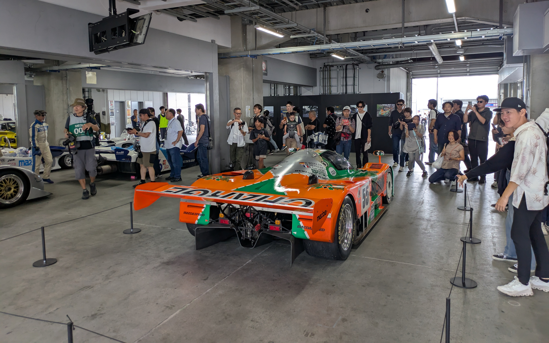 サーキットサファリで走っていた歴代レーシングカーはピットにて間近で見られる