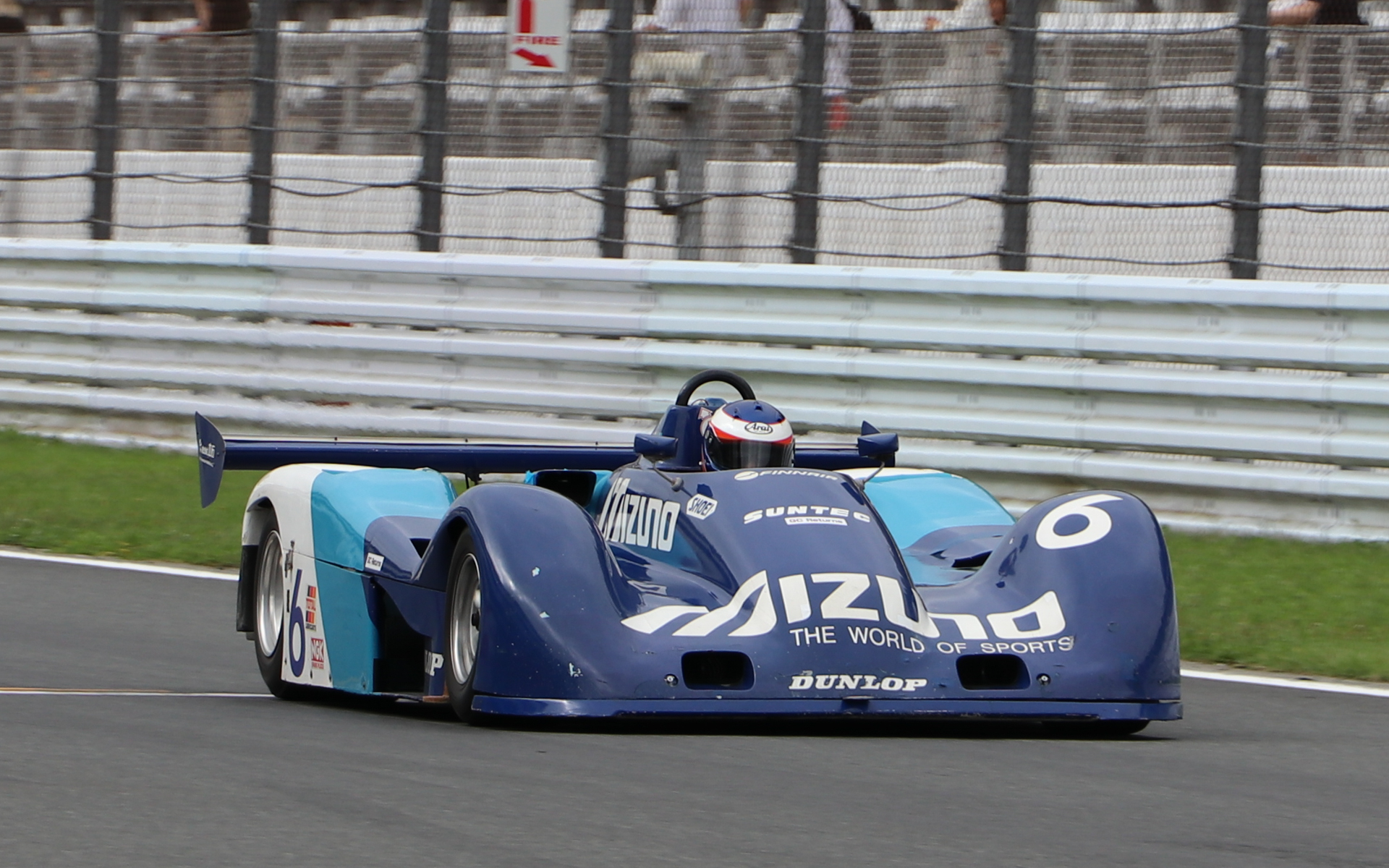 歴代のマツダレーシングカーが元気に走行した