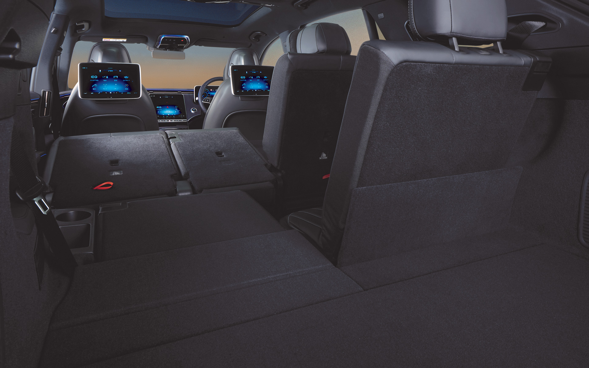 シートアレンジを活用して広大なラゲージスペースを作り出すことも可能となっている