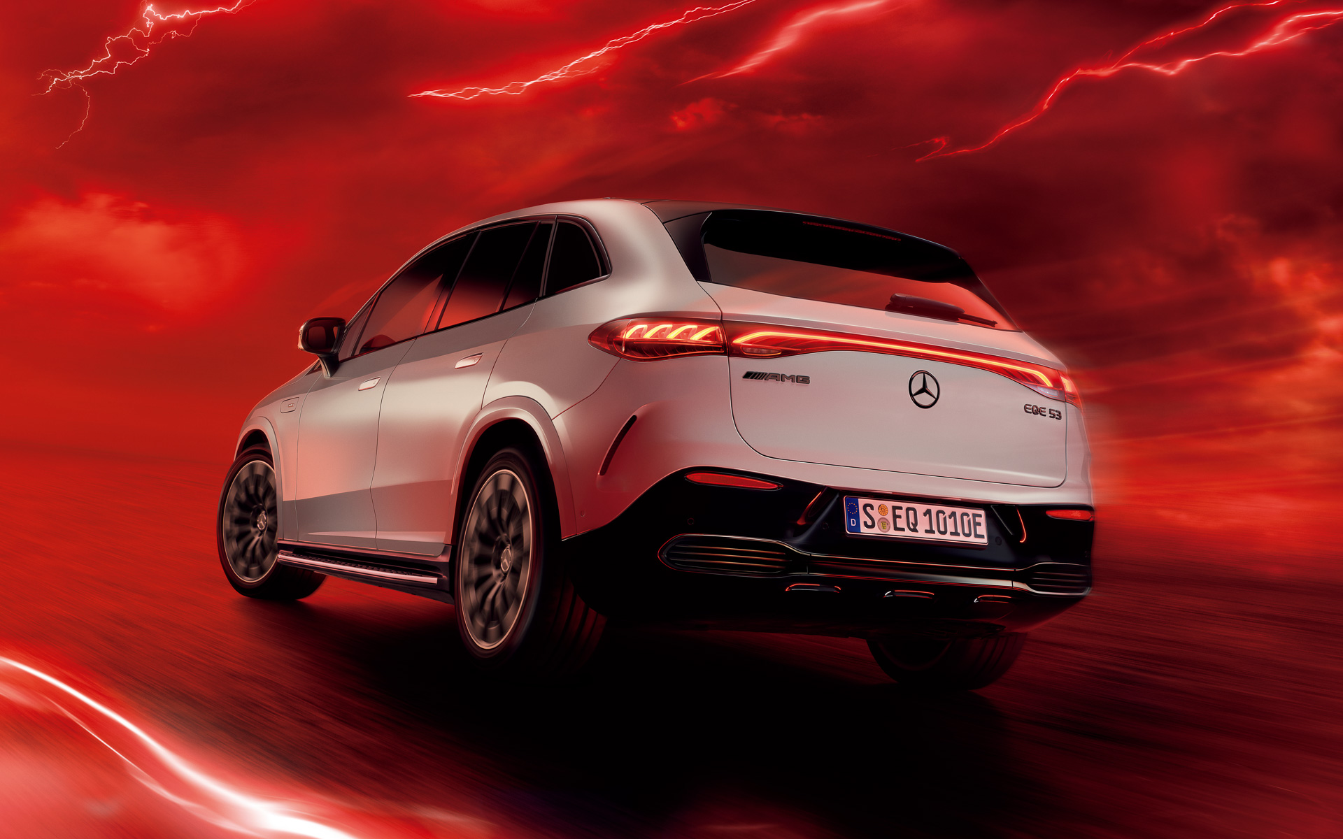 「Mercedes-AMG EQE 53 4MATIC＋ SUV」