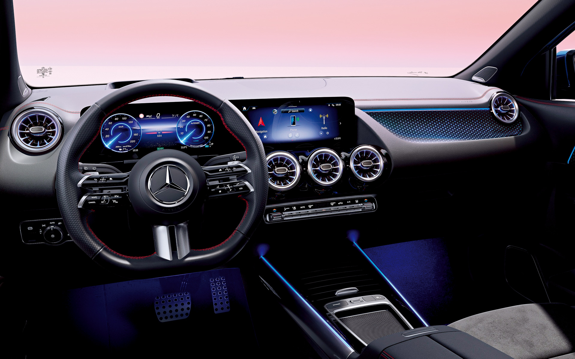 助手席前方にバックライト付きの「スターライトパターンインテリアトリム」を装着