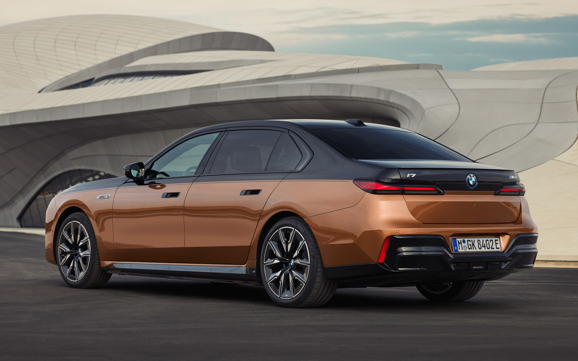 BMWの量産モデルで初めて「2トーン塗装」をオプション設定した