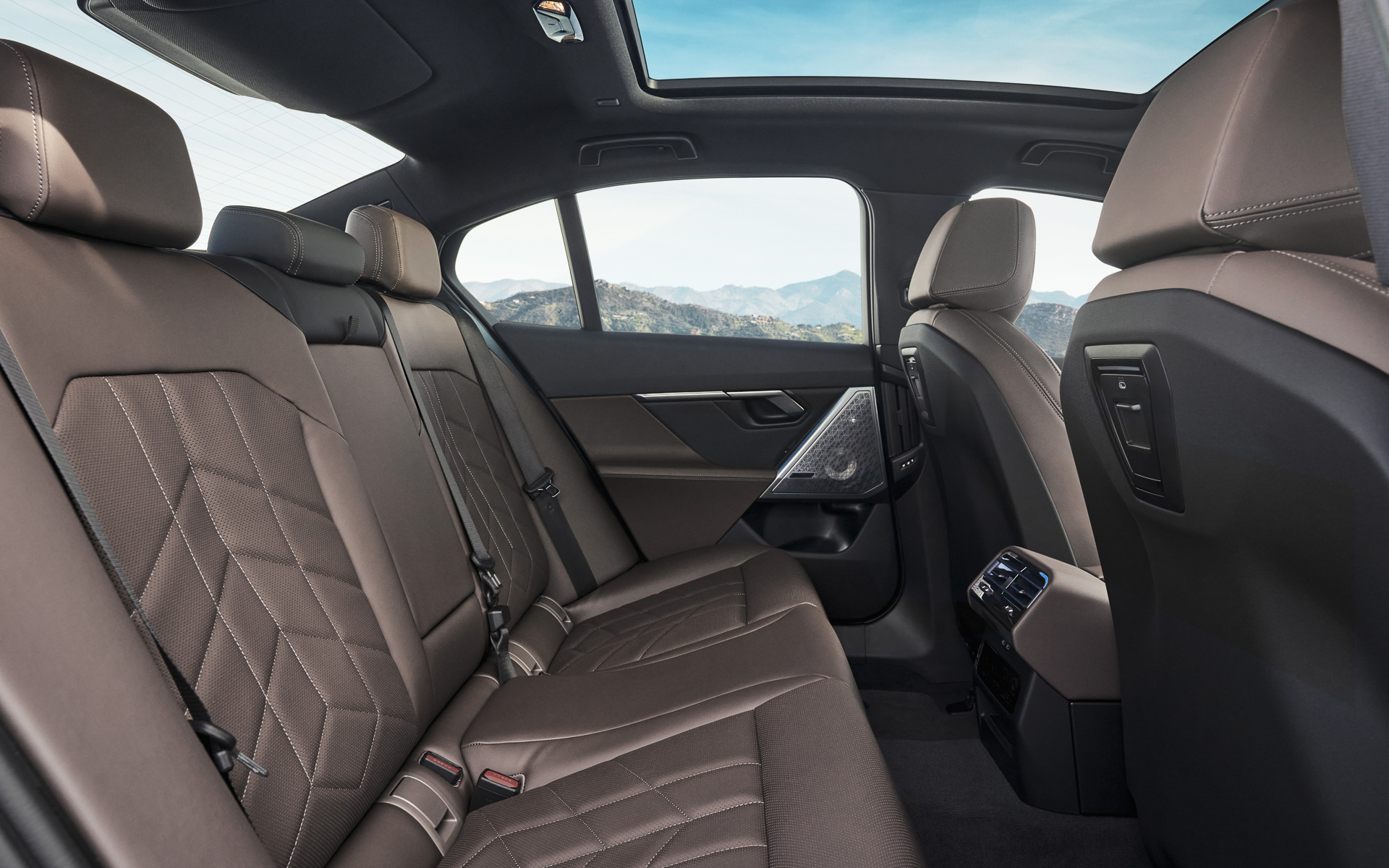 BMW Individual レザー・メリノのシート表皮は全車でオプション設定