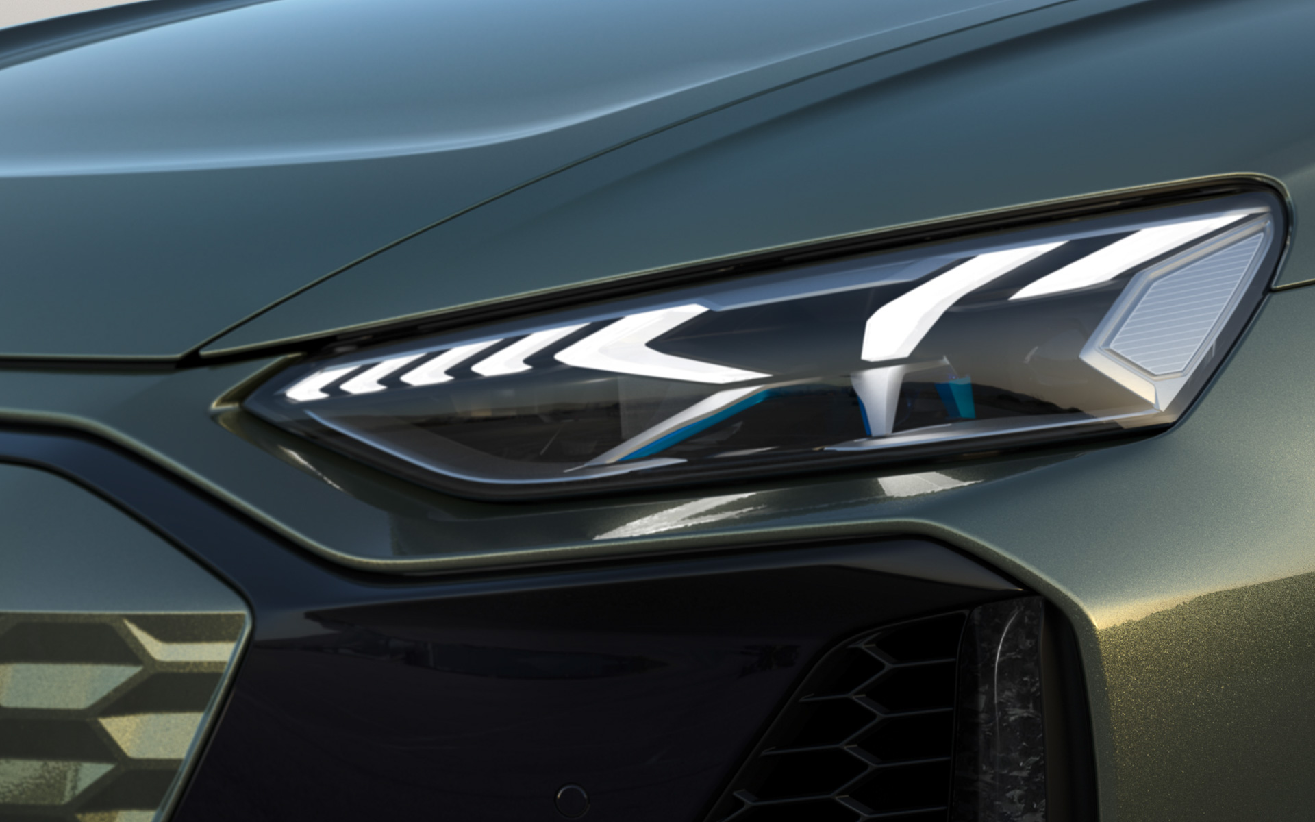 RS e-tron GT performanceでは「アウディレーザーライト」を備える「マトリクスLEDヘッドライト」を標準装備