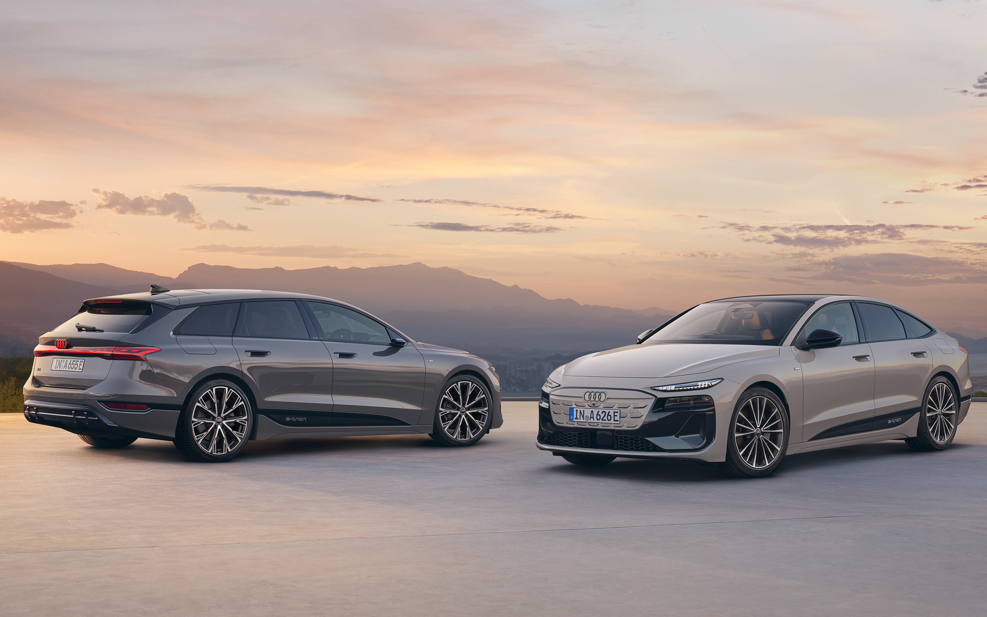 アウディ「A6 Avant e-tron」（左）、「A6 Sportback e-tron」（右）