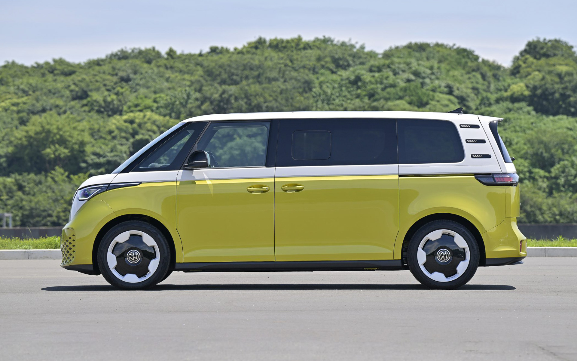 ID.Buzzの「ロングホイールベース仕様」（LWB）