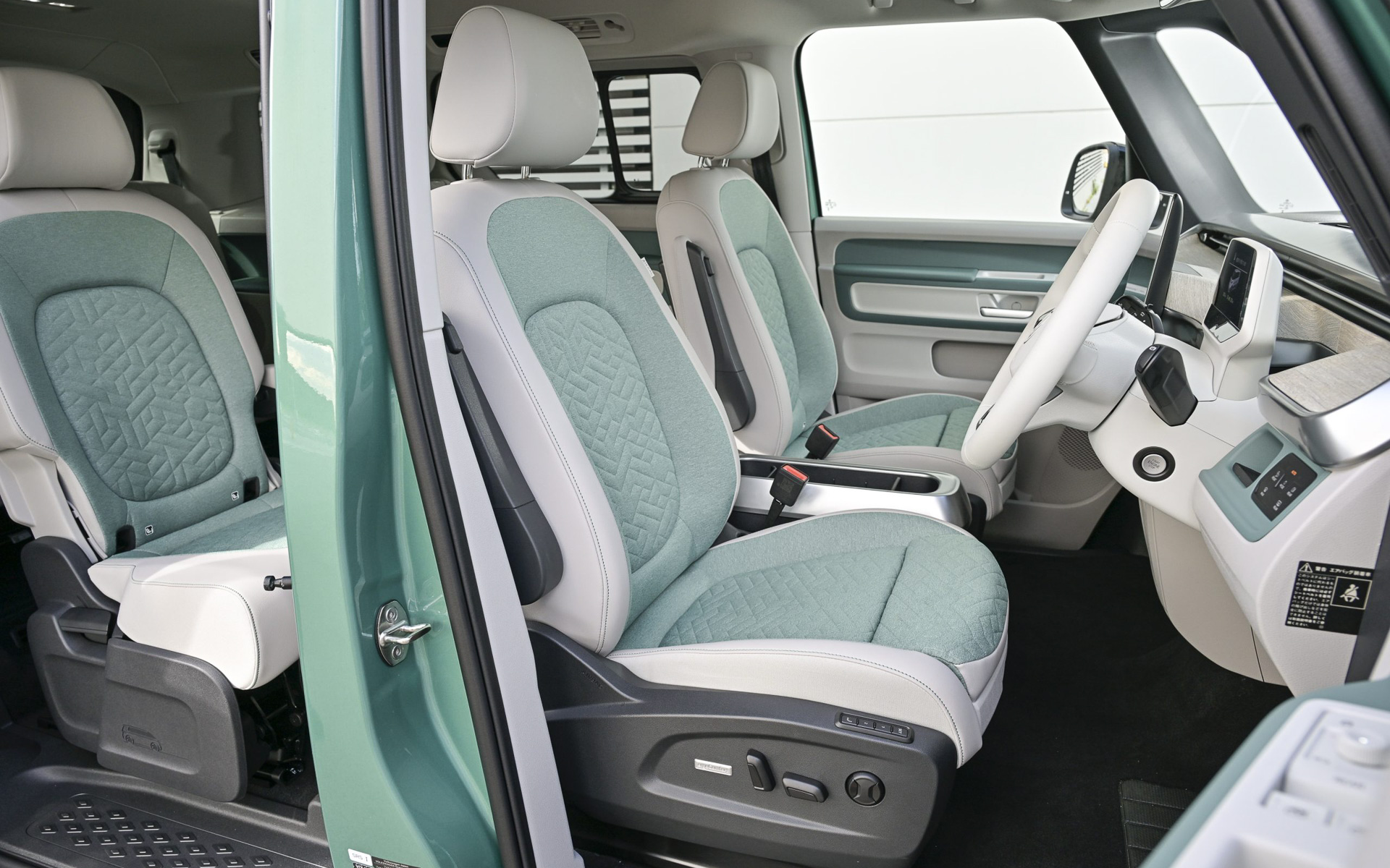 シート表皮は全車ファブリック