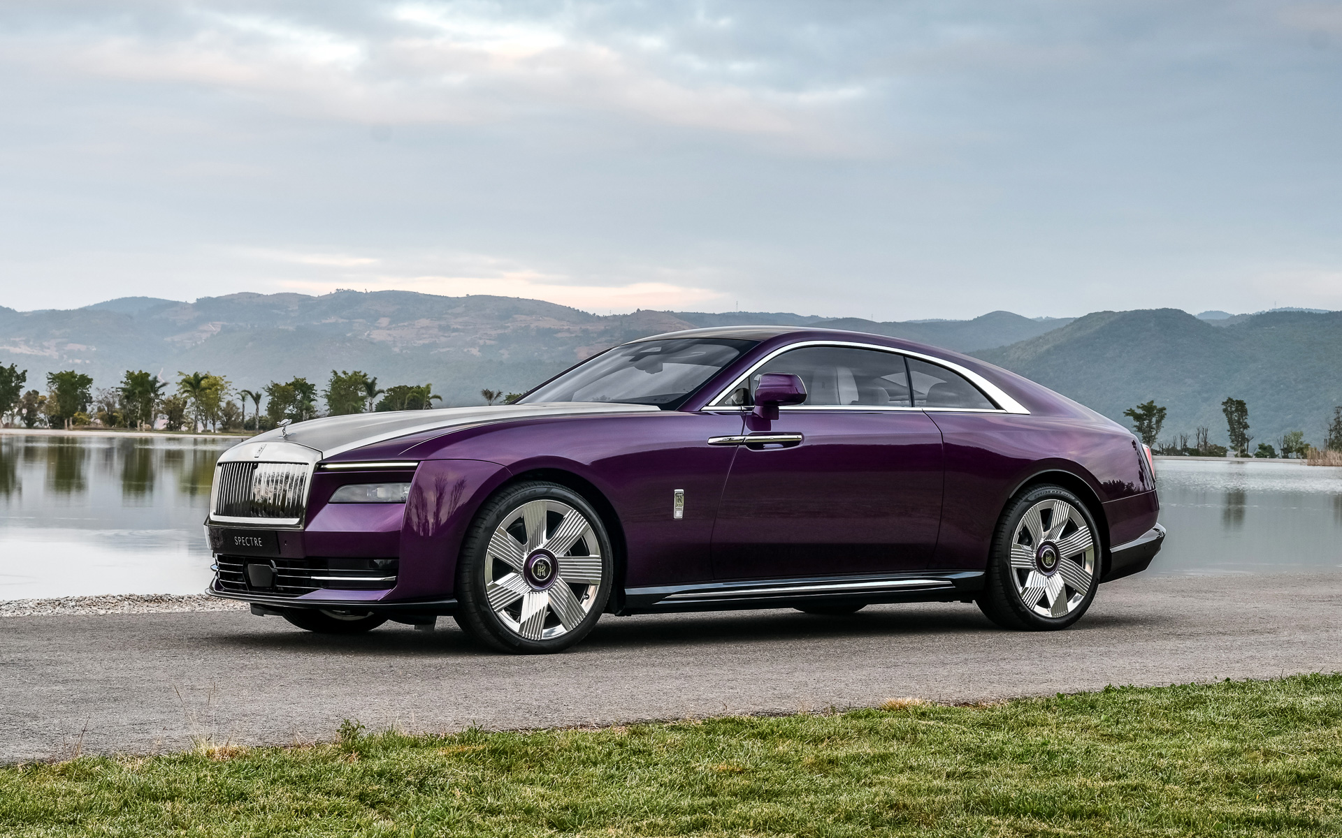 ロールス・ロイス「スペクター」