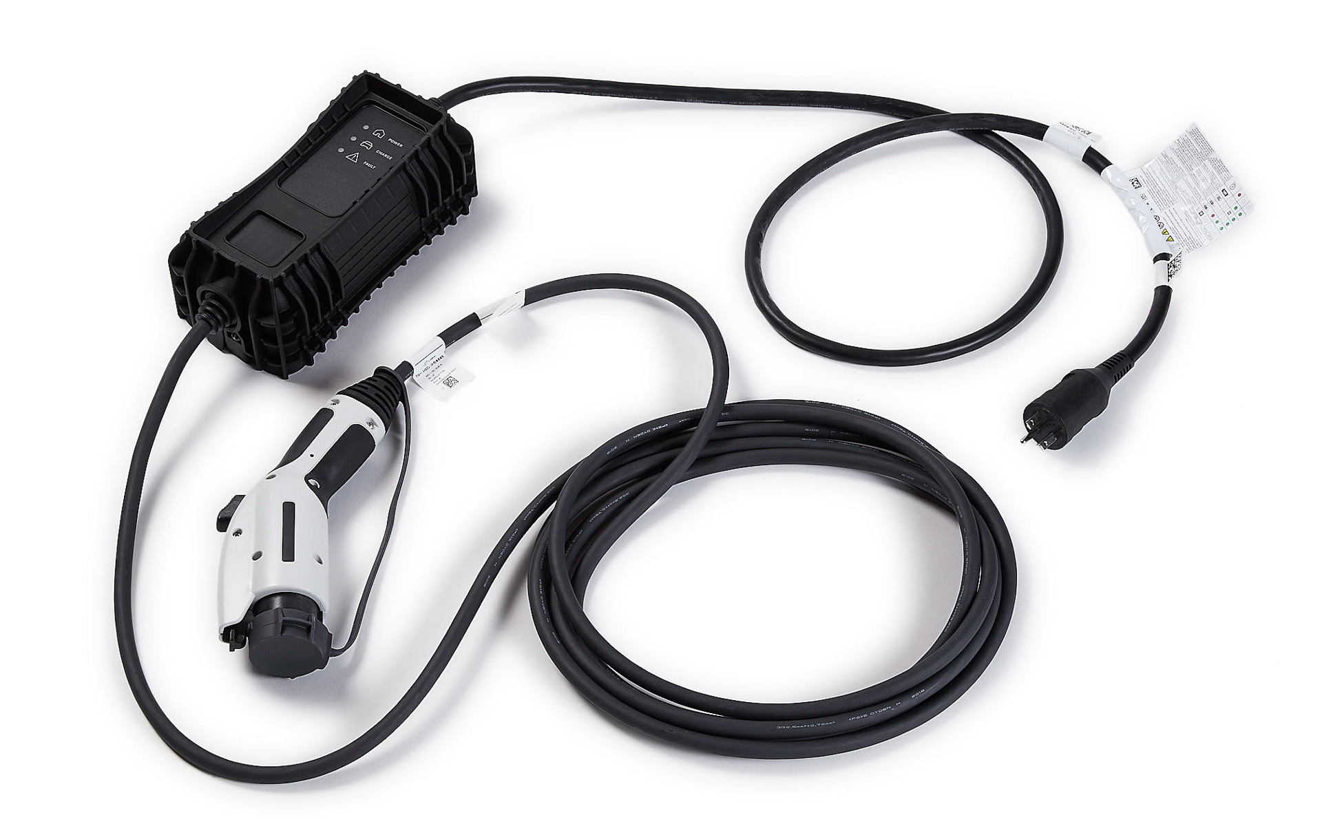 標準搭載されている3kW/15A 200Vケーブル