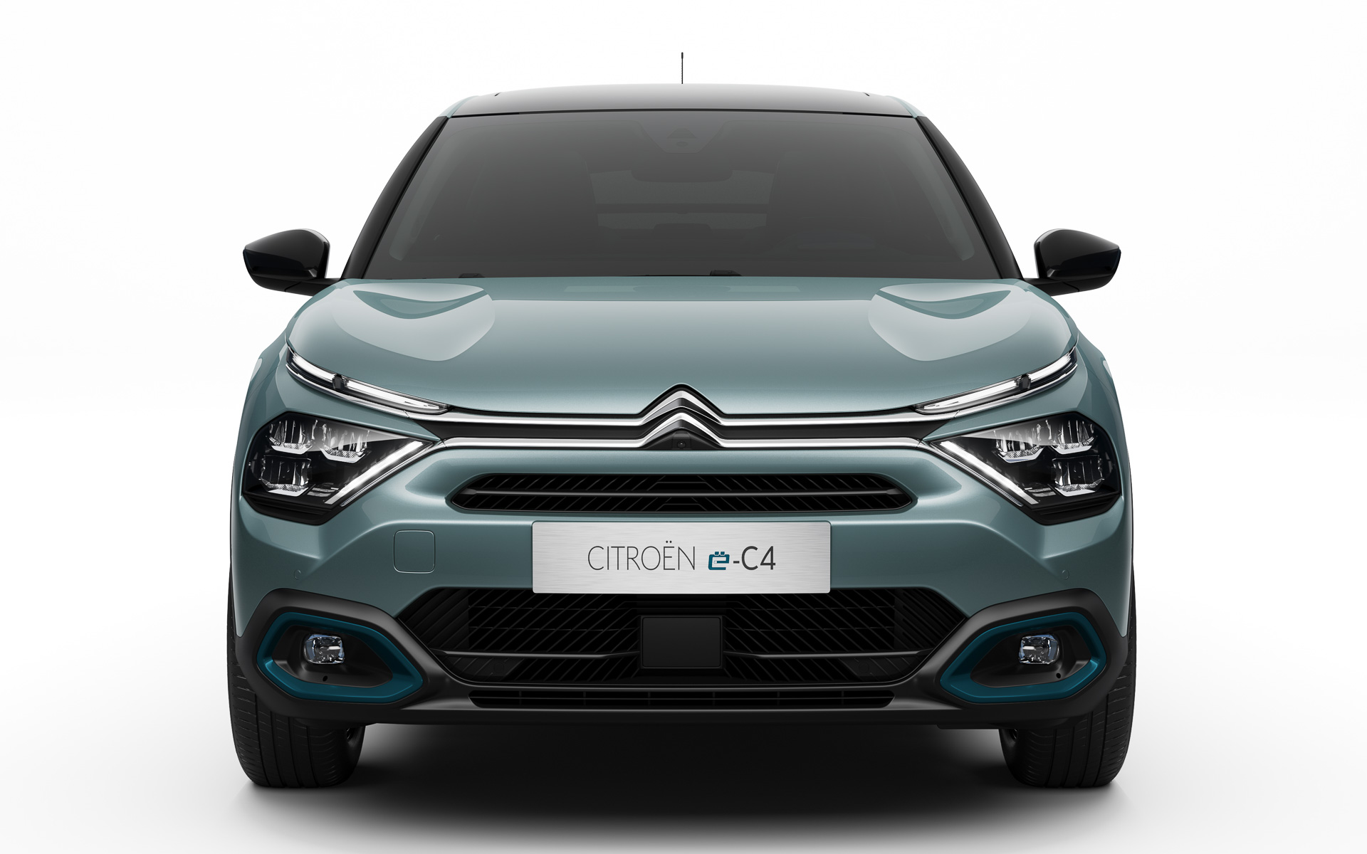 フロントマスクの特徴的な「LEDシグネチャーライト」で大胆さとシャープな力強さを表現