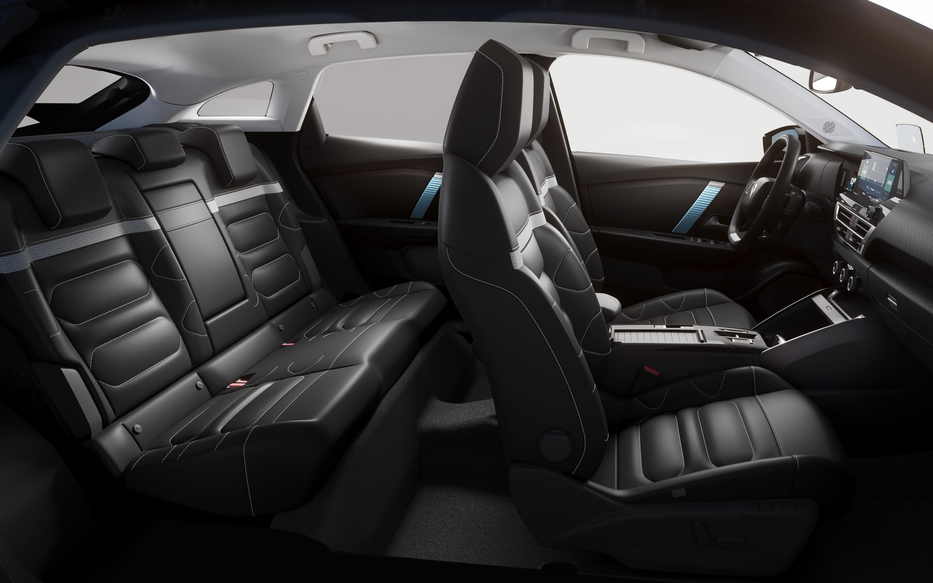 「アドバンストコンフォートシート」を全席に装着。Cセグメントハッチバックながら2665mmの後席ニースペースを確保