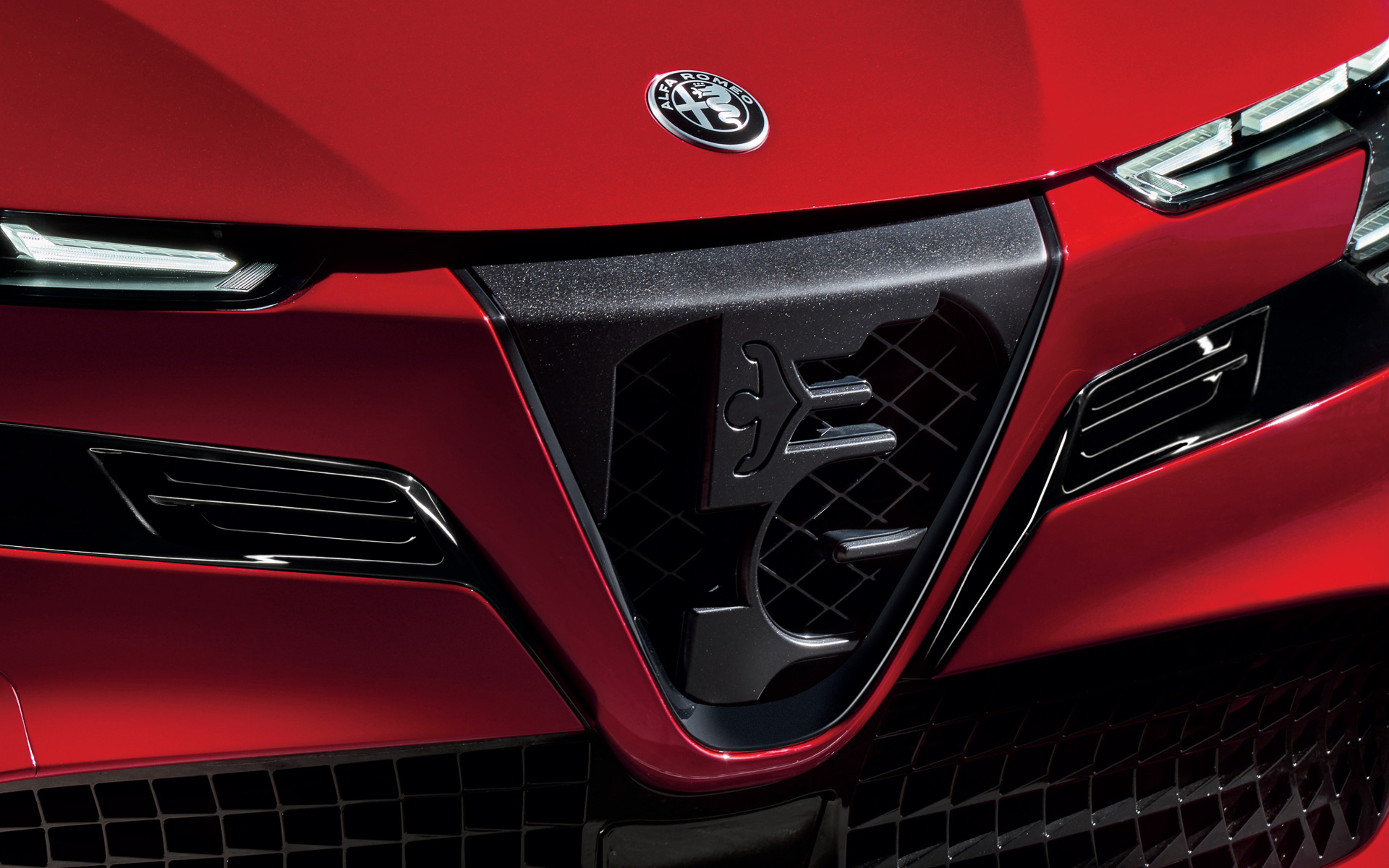 エレットリカのフロントグリルは「プログレッソ」デザインを採用