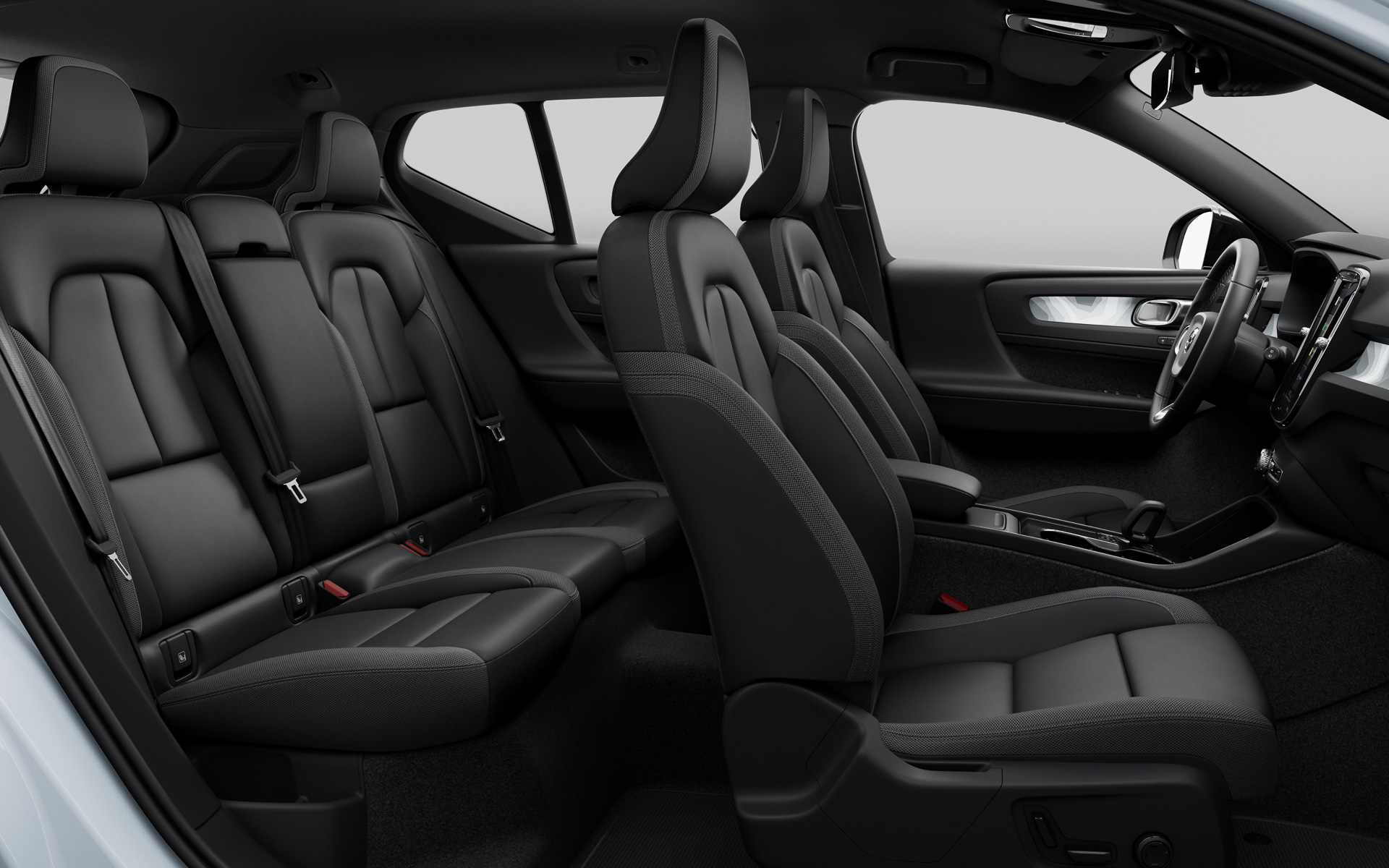 シートヒーターはフロントだけでなくリアシートにも搭載する