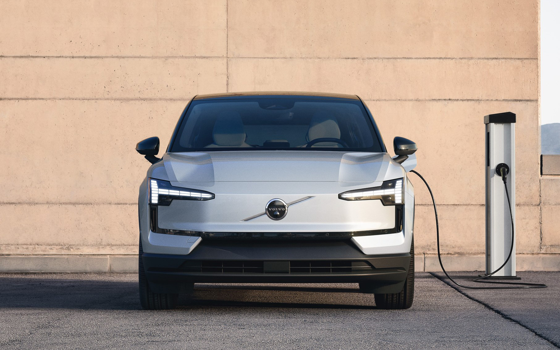 一充電走行距離（WLTCモード）は51kWhバッテリ車で390km、69kWhバッテリ車で500km～560km