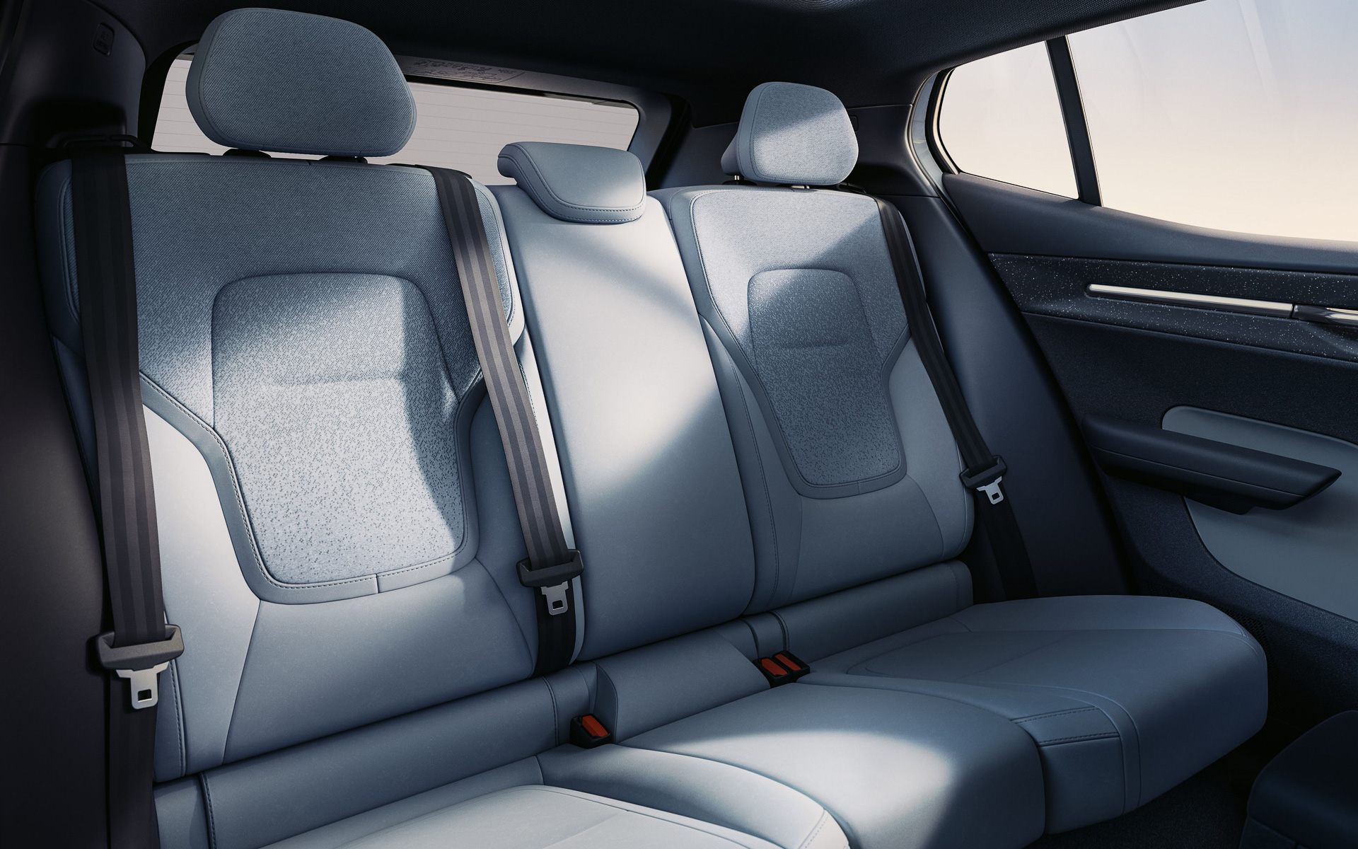 リアシートは全車60：40分割可倒式シートバックとなる