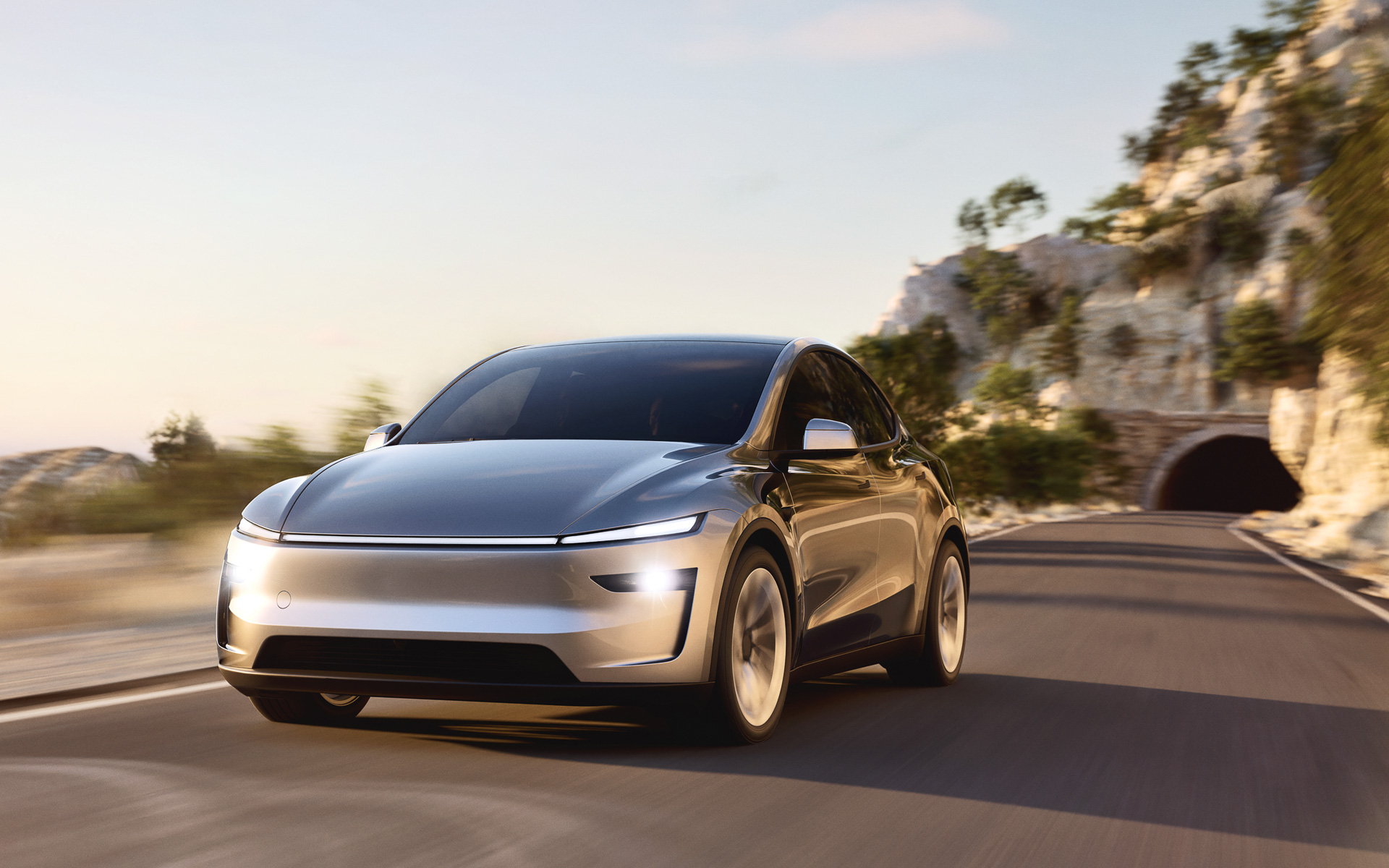 モデル Yの走行イメージ。ロングレンジAWDは最高速201km/h、0-100km/h加速4.3秒を達成する