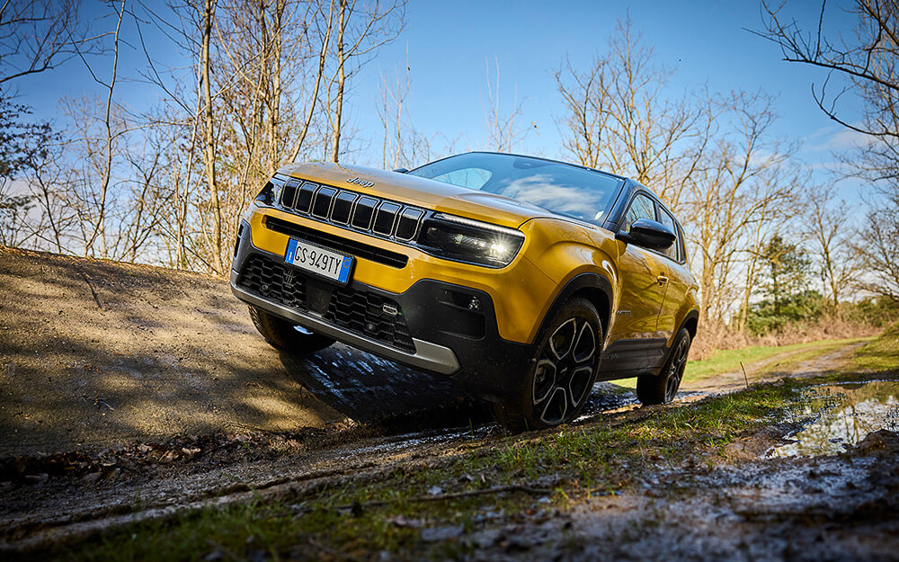 前輪駆動車ながら「Selec-Terrain（セレクテレイン）」などの装備でジープブランドらしいオフロード走破性を実現