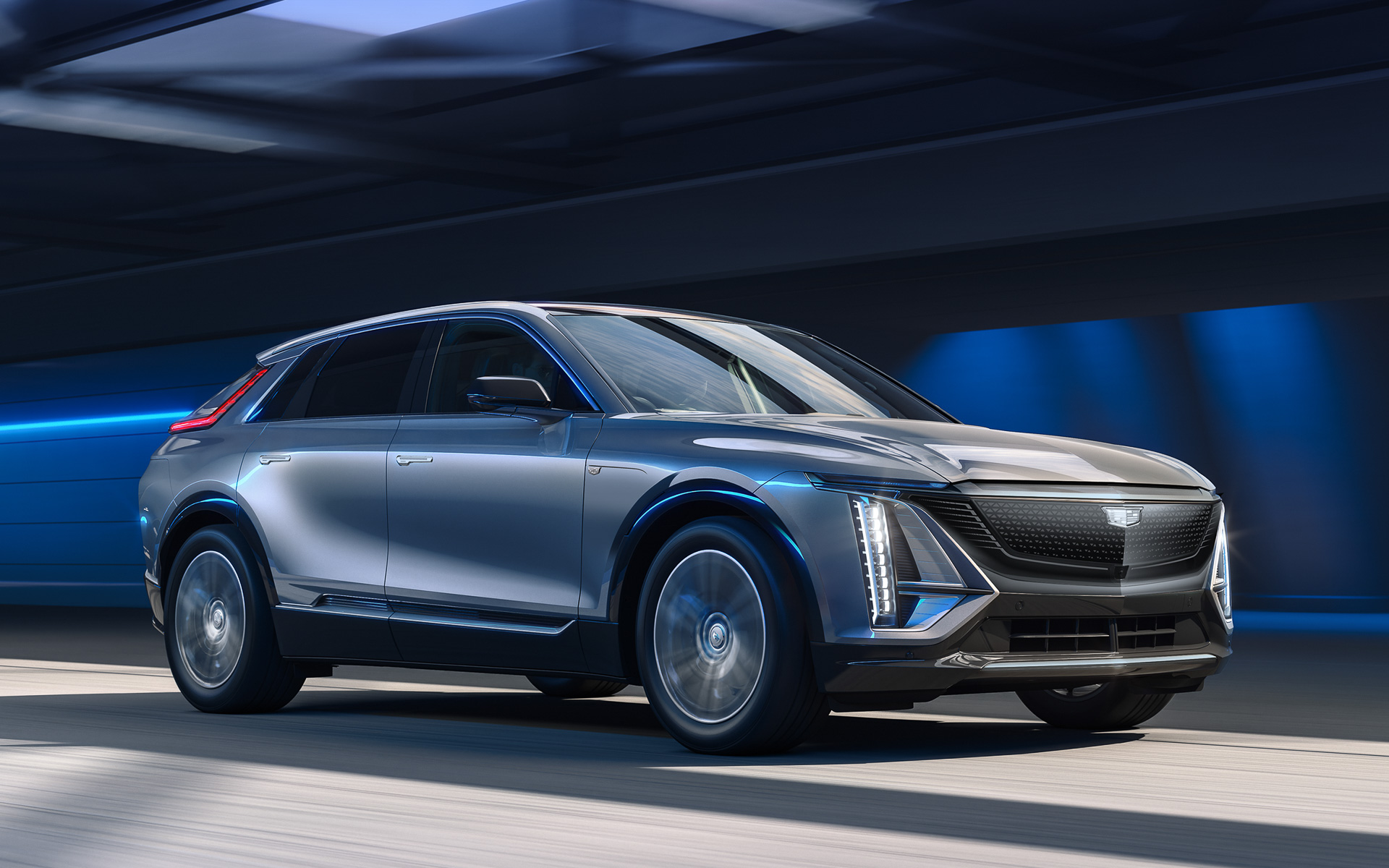 「デュアルモーターeAWDシステム」のモーターではシステムトータルで最高出力384kW（約522PS）、最大トルク610Nmを発生。95.7kWhの容量を持つバッテリと組み合わせ、WLTPモードの一充電走行距離は510km