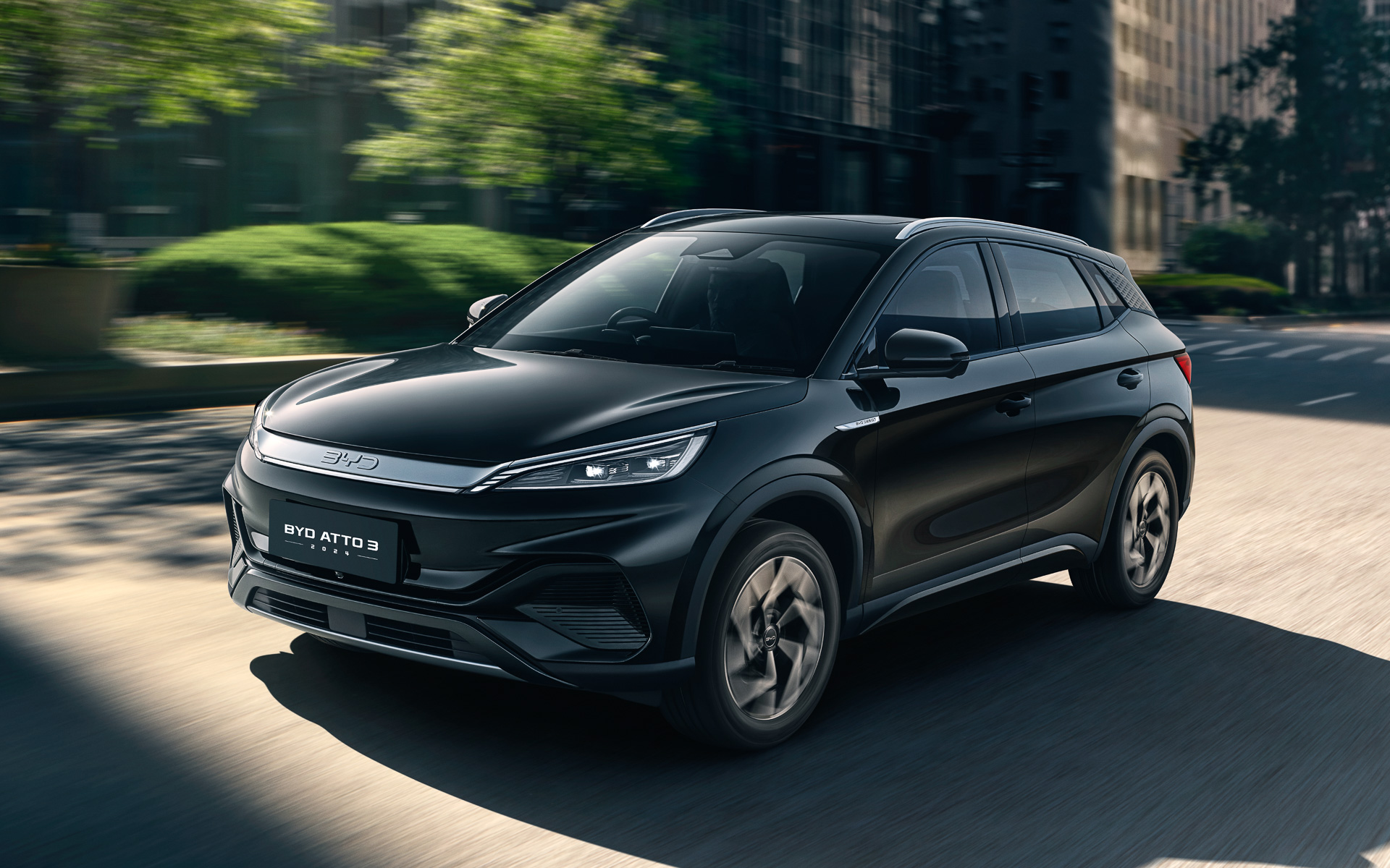 フロントアクスルの「8 in 1パワーシステムアッセンブリー」は最高出力150kW（204PS）/5000-8000rpm、最大トルク310Nm（31.6kgm）/0-4433rpmを発生