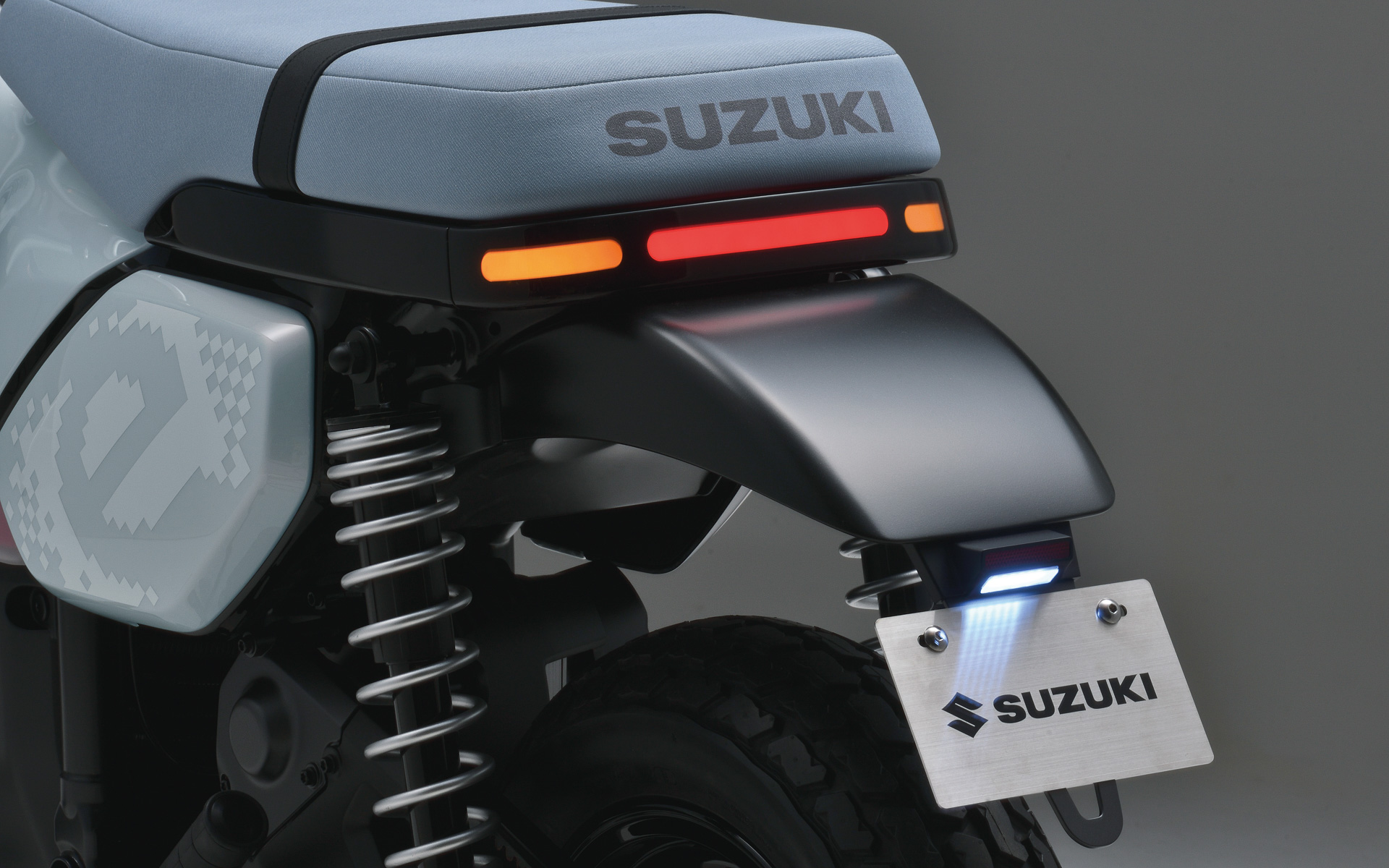 「e-VanVan」のボディサイズは1810×825×1050mm（全長×全幅×全高）