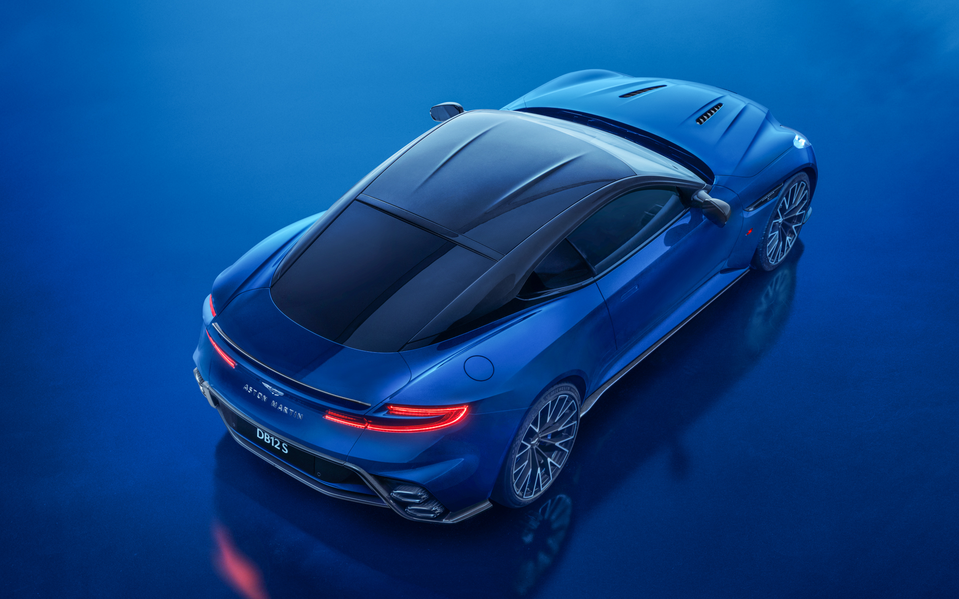 アストンマーティンの新型「DB12 S」