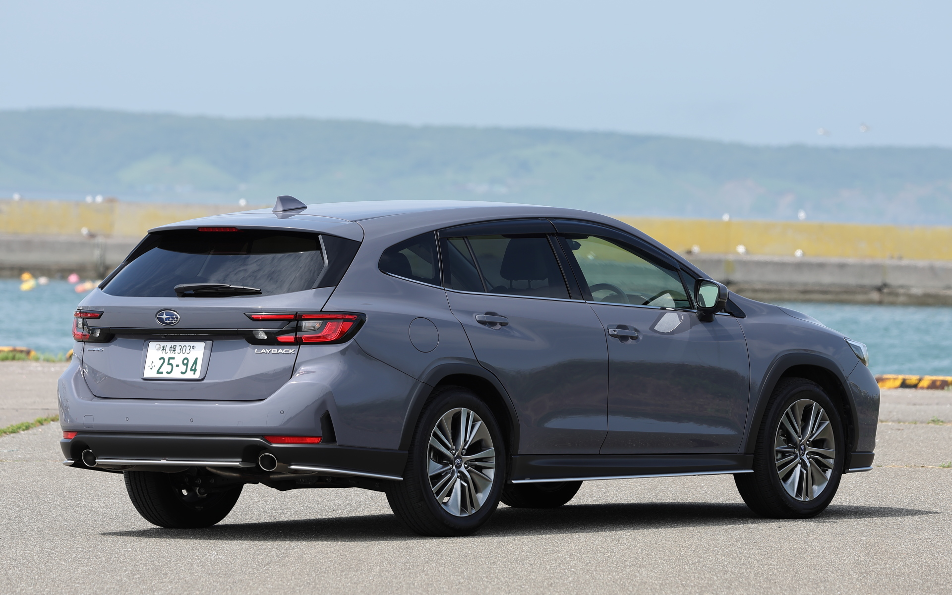 レヴォーグ レイバック Limited EX。価格は399万3000円（写真のアステロイドグレー・パールは3万3000円高）。ボディサイズは4770×1820×1570mm（全長×全幅×全高）、ホイールベースは2670mm