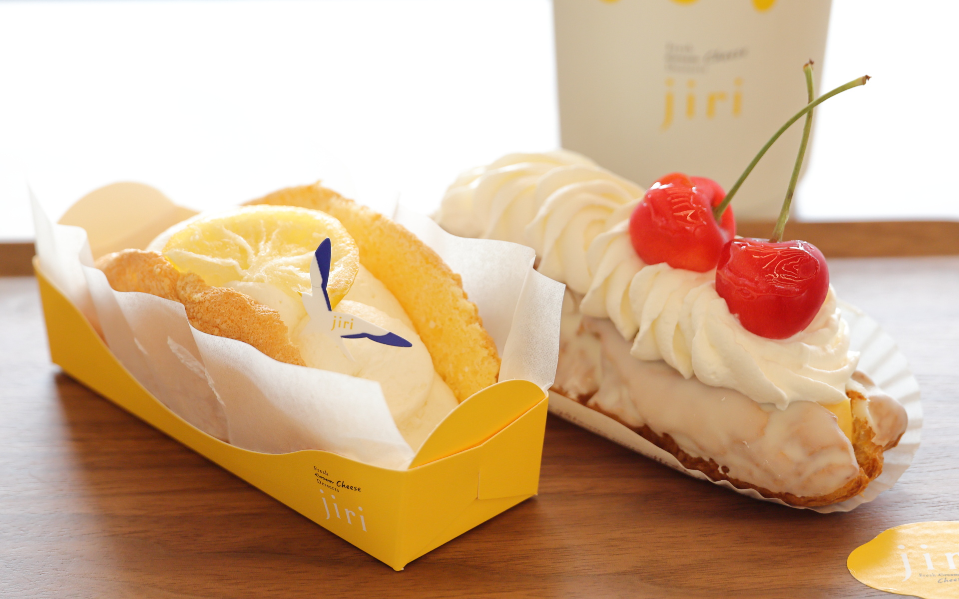 ドライブの合間に、道の駅「しらぬか 恋問館」の「jiri」で甘い物を補給