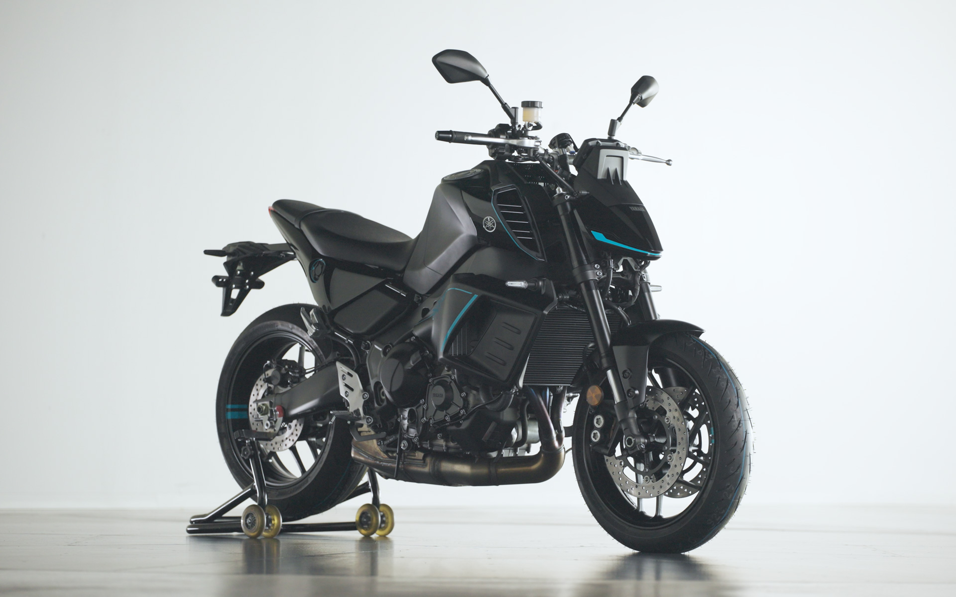 PROTO PHEV　プロト プラグインハイブリッド イーブイ （参考出展車）