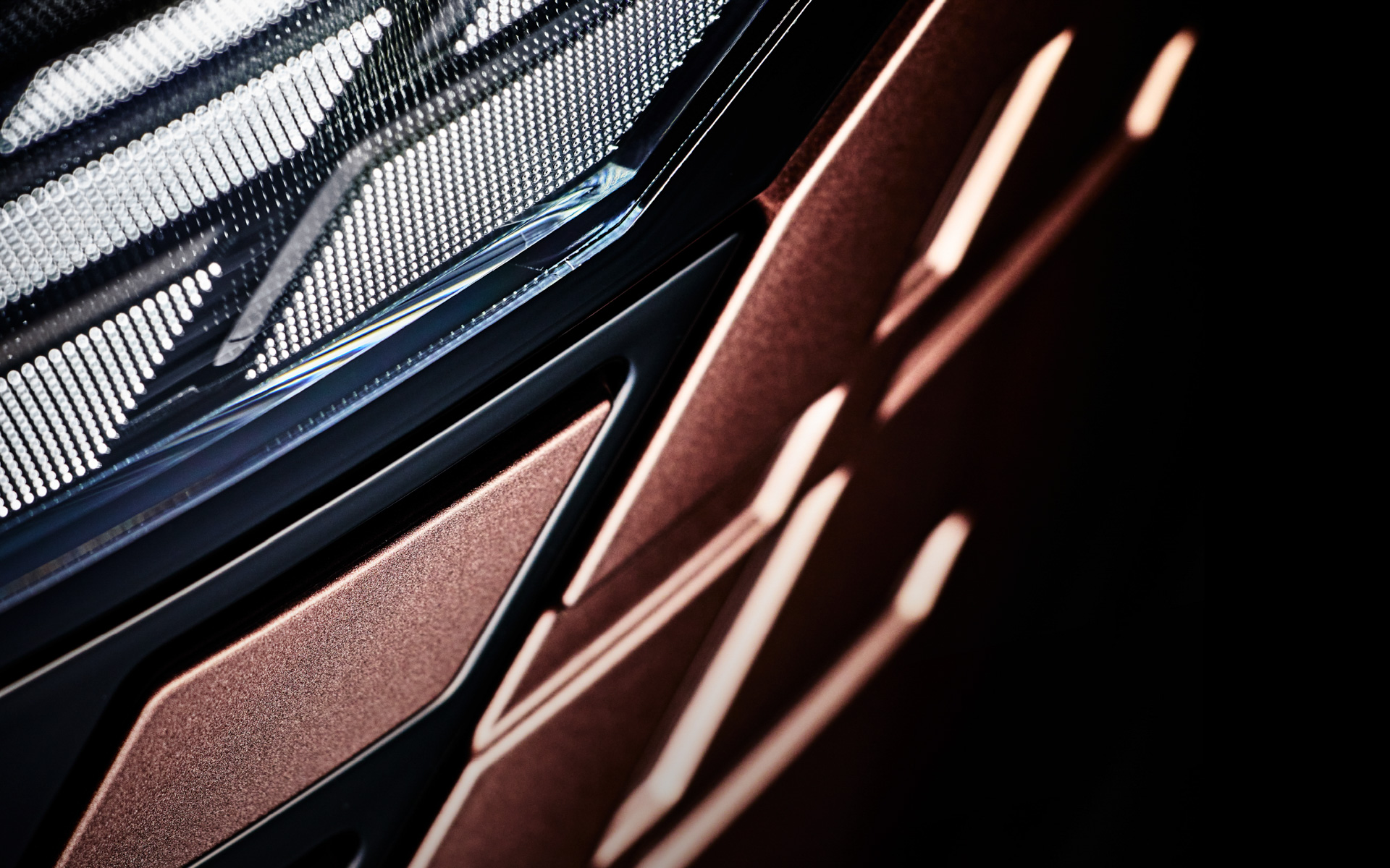 新型エルグランドのティザー写真