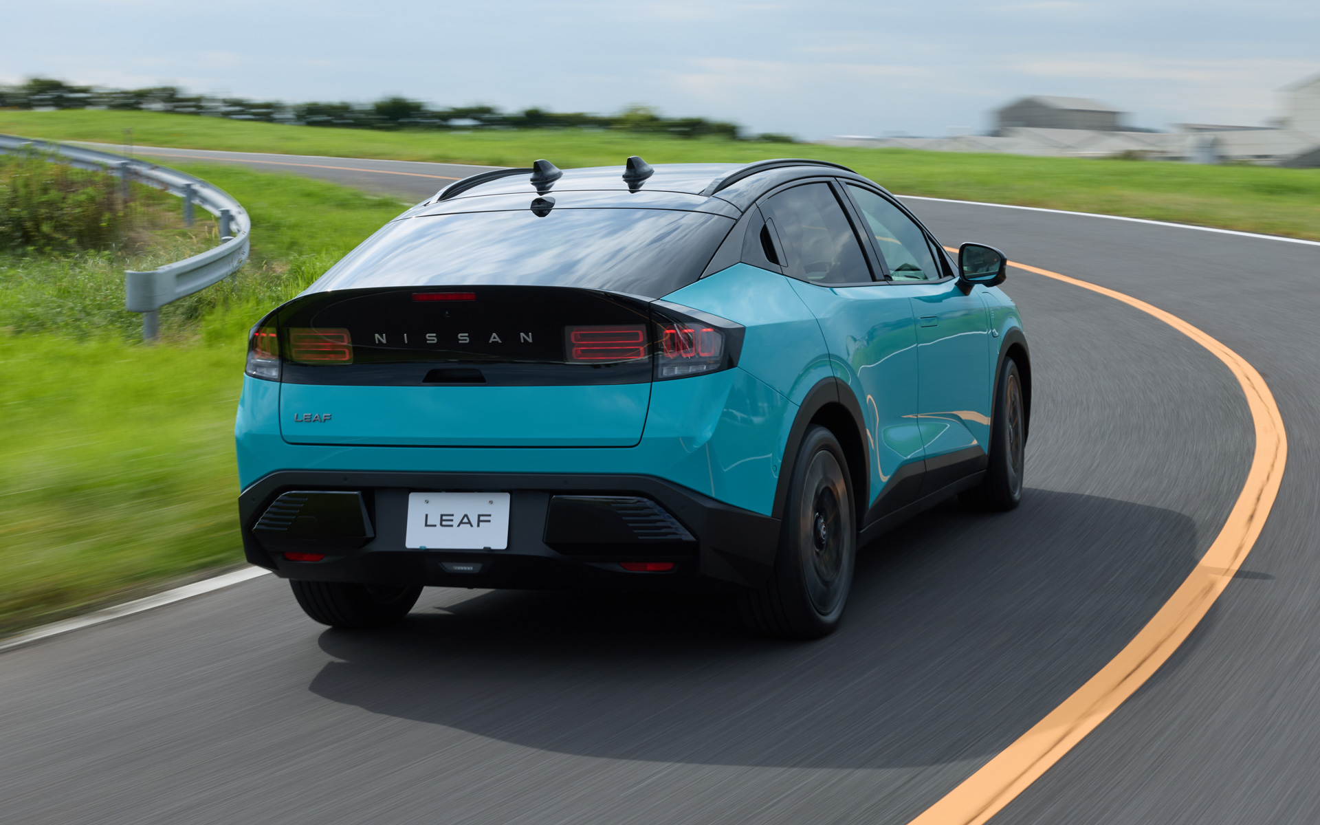 新型「リーフ」