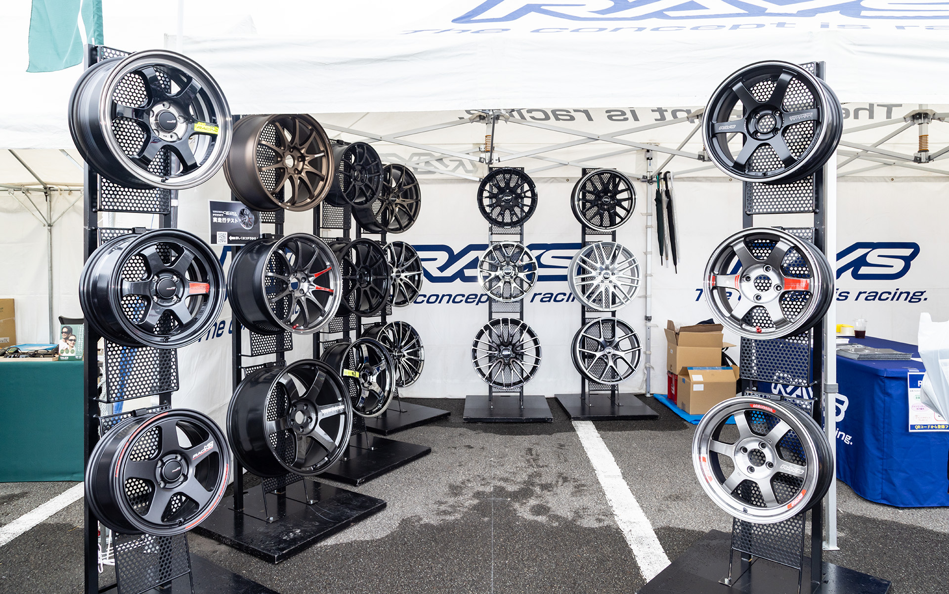 レイズのラインナップ。並んでいるのはすべてマツダ車用