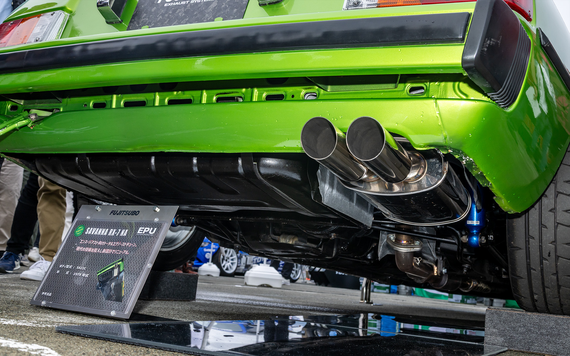 フジツボは各種マフラーを展示、初代RX-7を展示