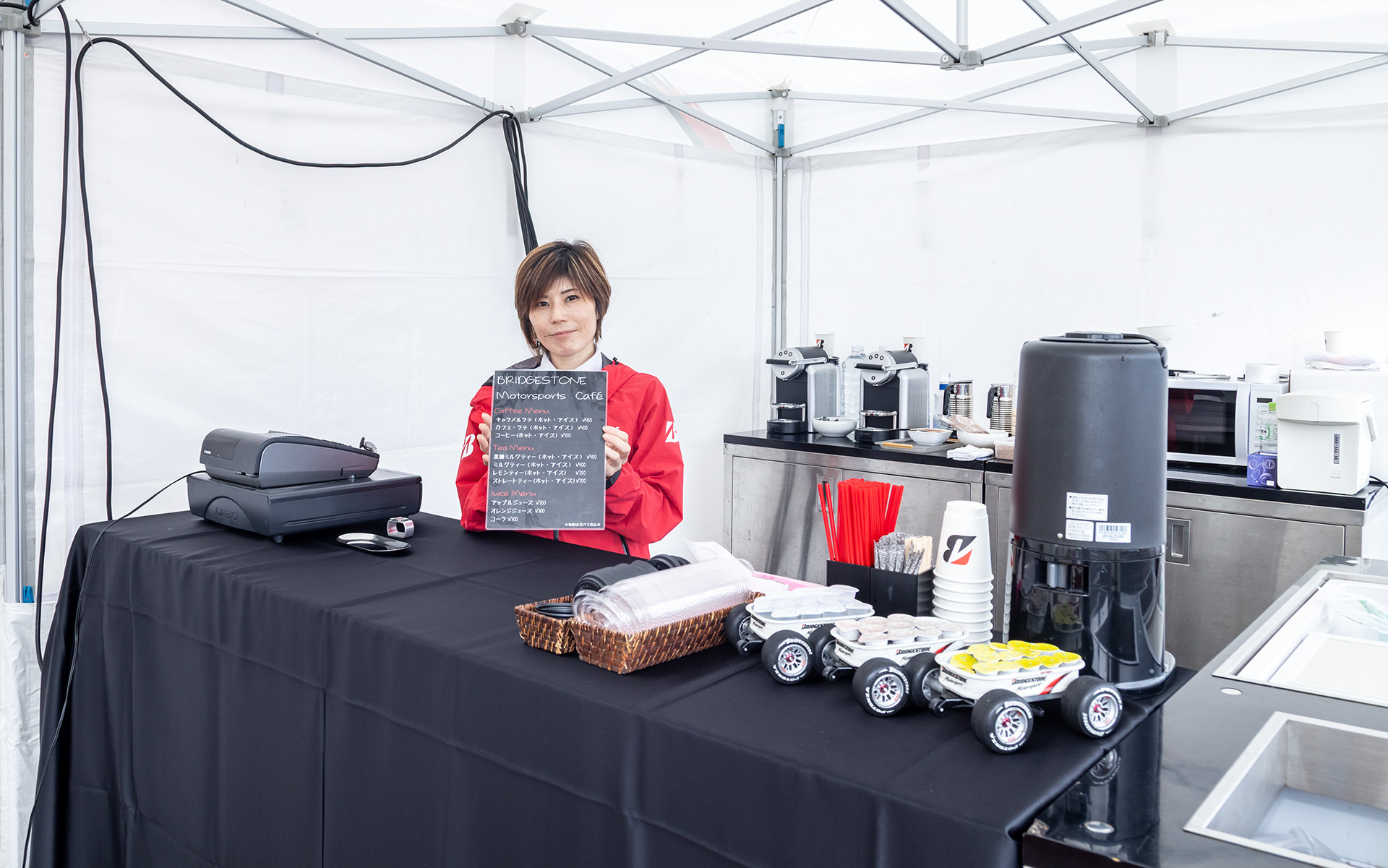 ブリヂストンはカフェブースを設置