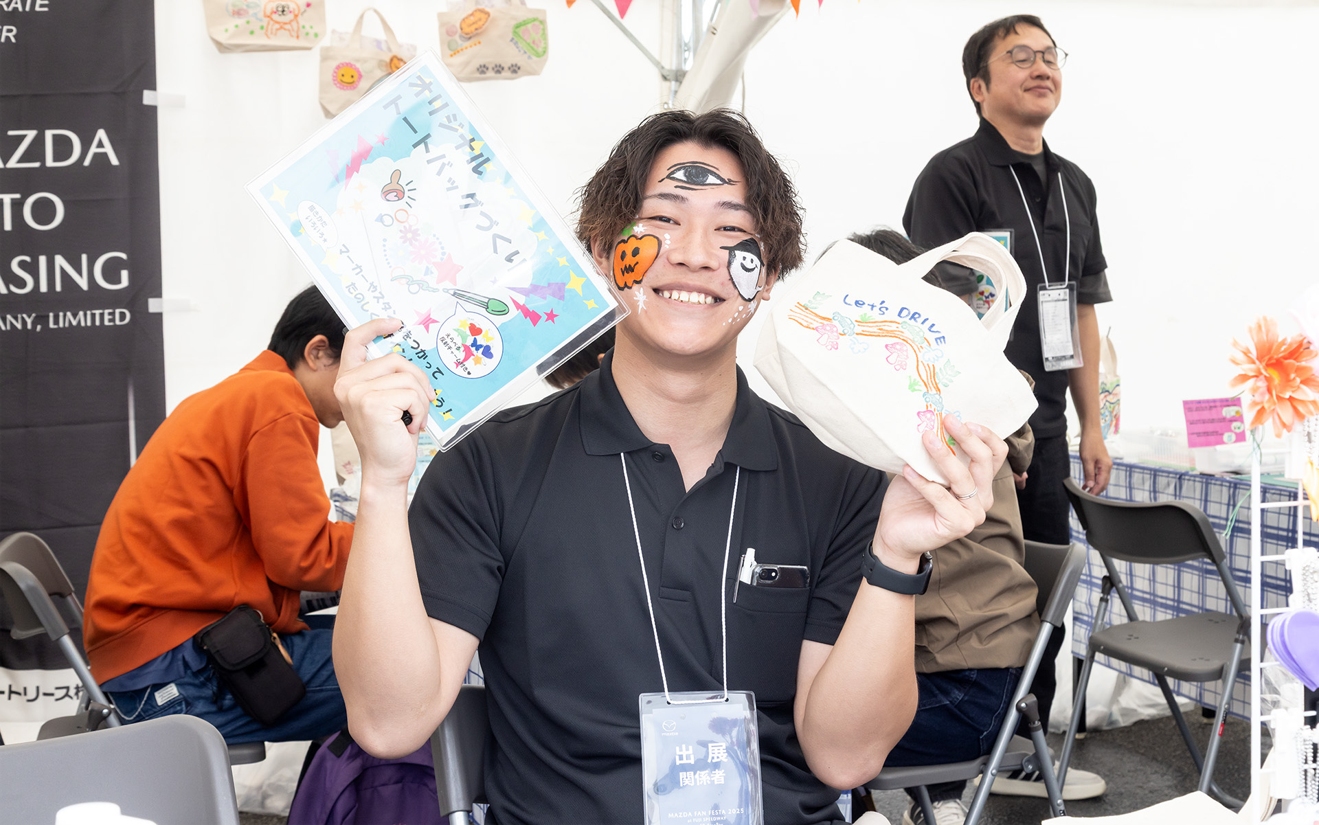 フェイスペイントをしてくれるブース