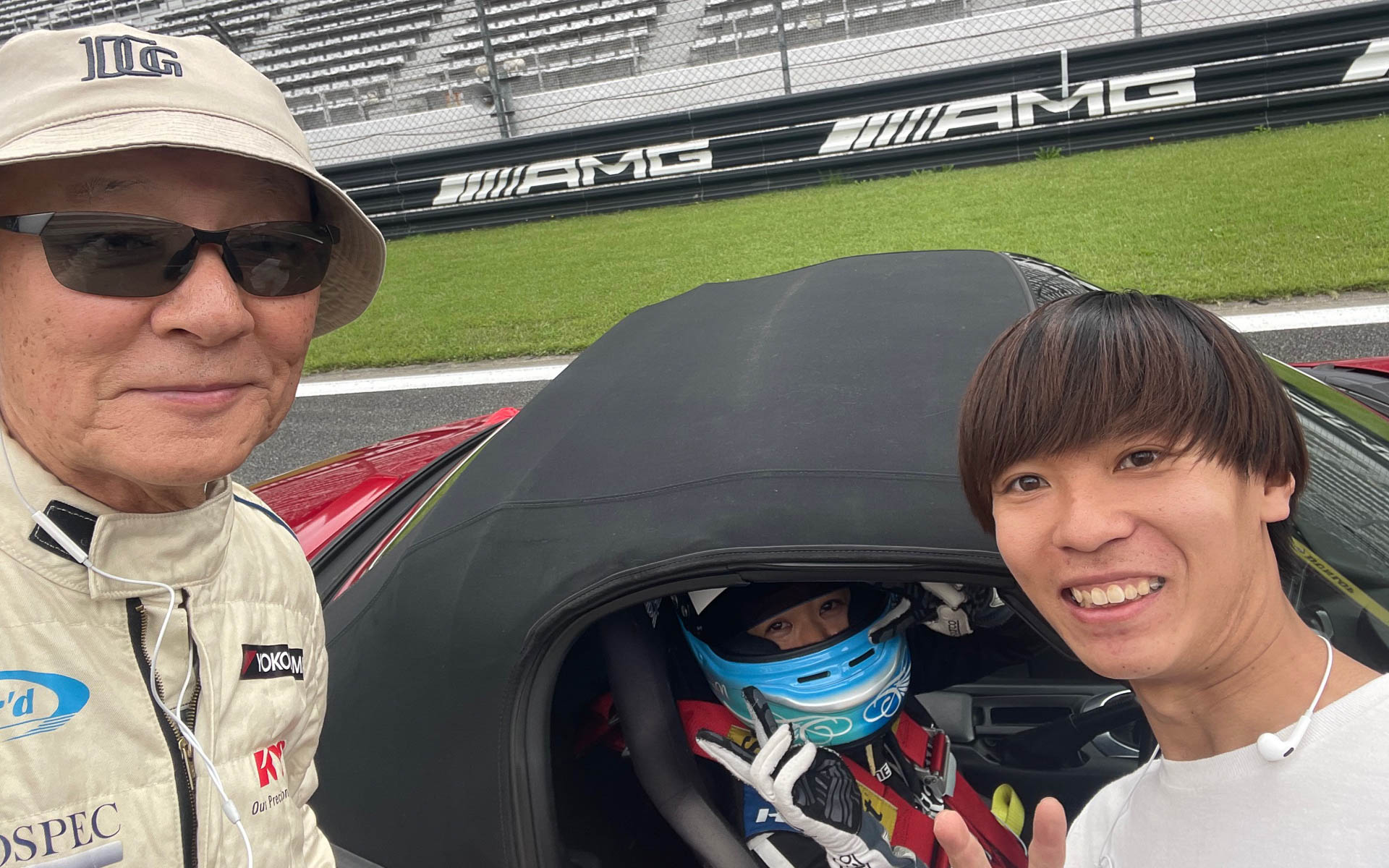 ドライとなった翌日のマツ耐は2時間半の耐久レース。スタートドライバーは永井さん。右はセン君。頑張り屋さんで限られた時間の中でみるみる腕を上げた