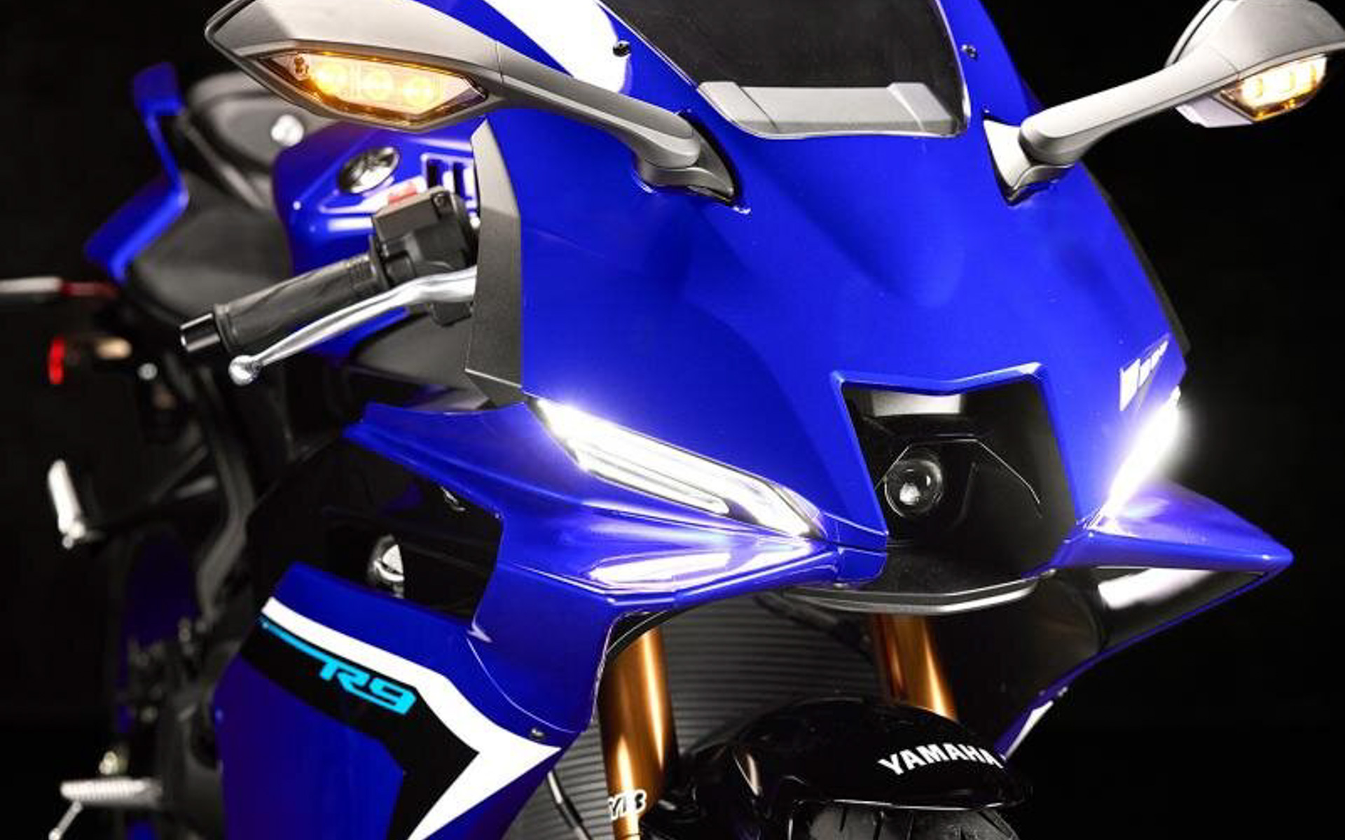 ヤマハの新型スーパースポーツモデル「YZF-R9 ABS」