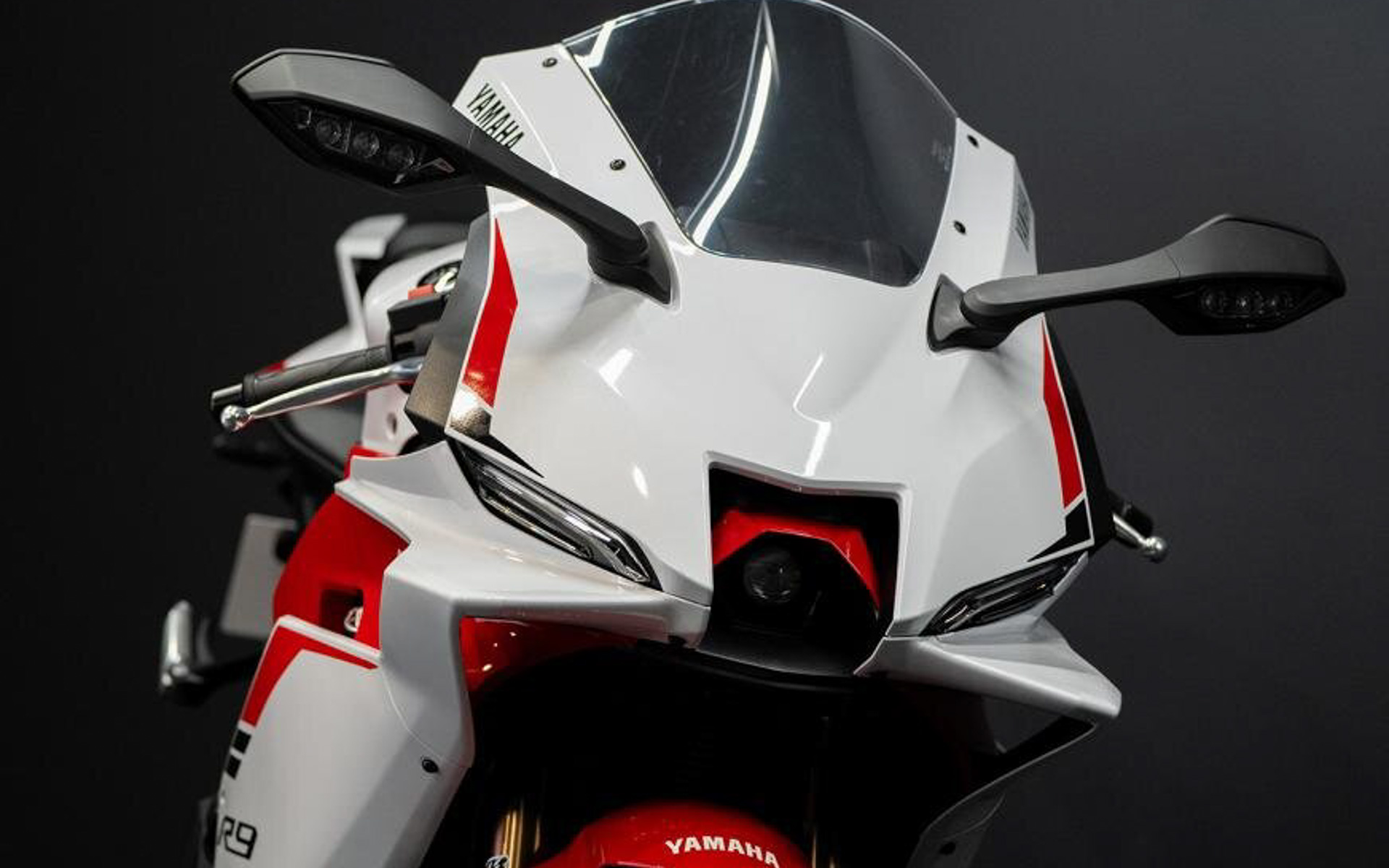 ヤマハの新型スーパースポーツモデル「YZF-R9 ABS」